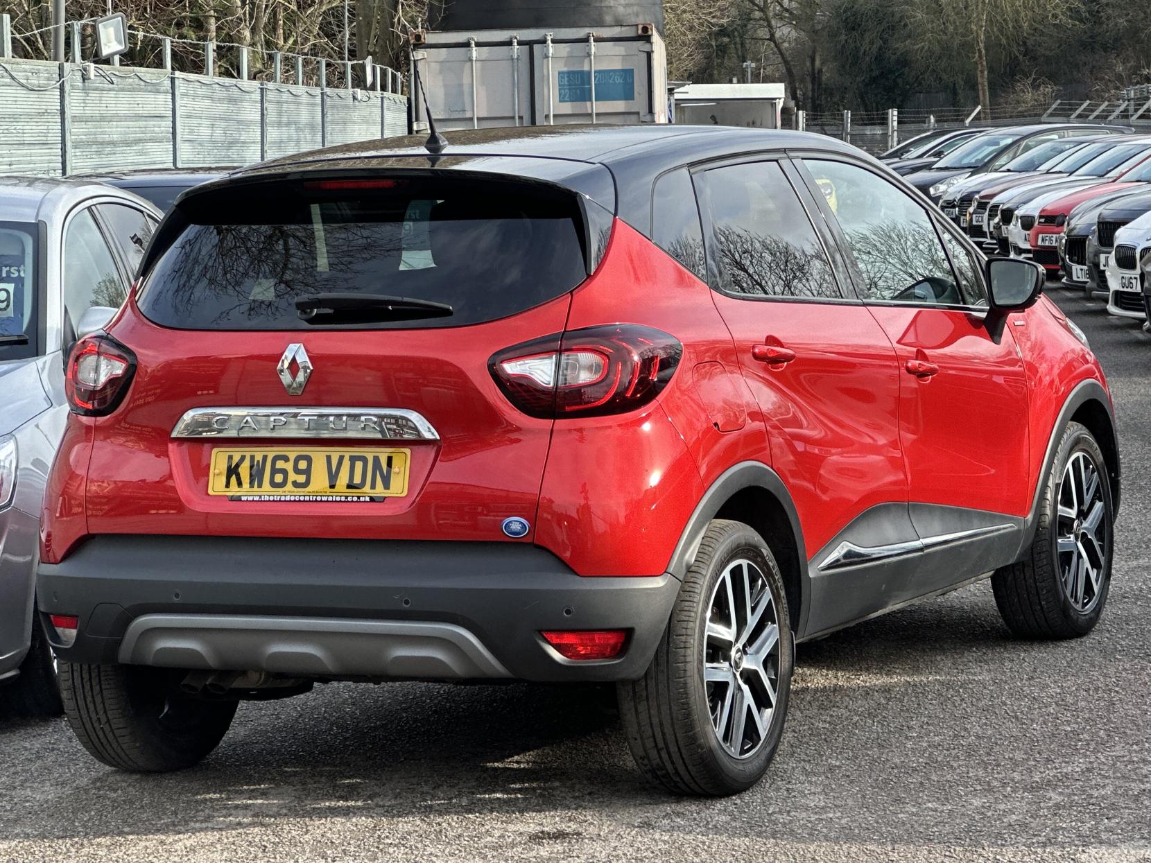 Renault Captur 1.3 TCe ENERGY S Edition SUV 5dr Petrol EDC Euro 6 (s/s) (150 ps)