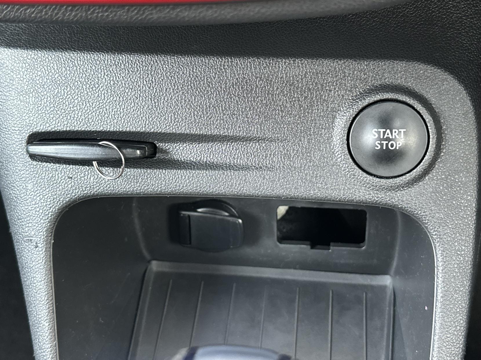 Renault Captur 1.3 TCe ENERGY S Edition SUV 5dr Petrol EDC Euro 6 (s/s) (150 ps)