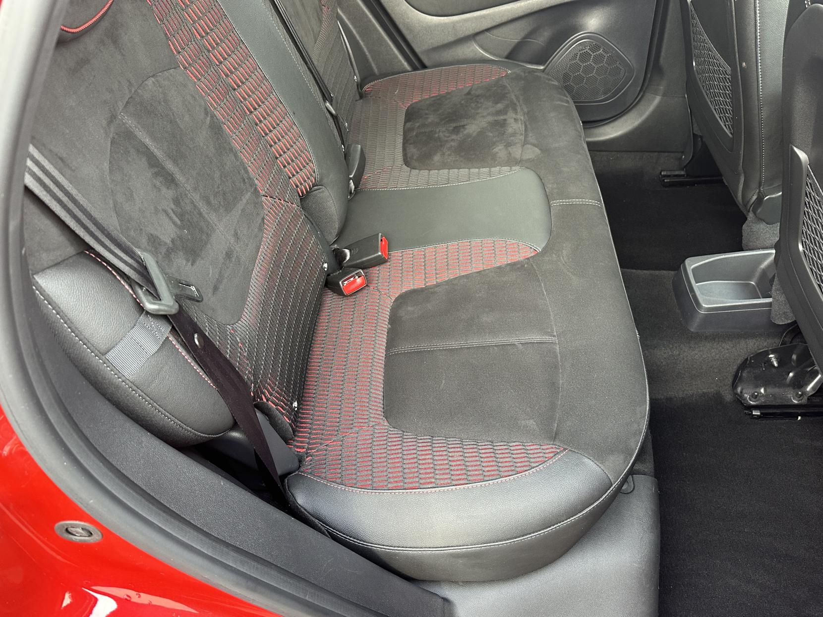 Renault Captur 1.3 TCe ENERGY S Edition SUV 5dr Petrol EDC Euro 6 (s/s) (150 ps)