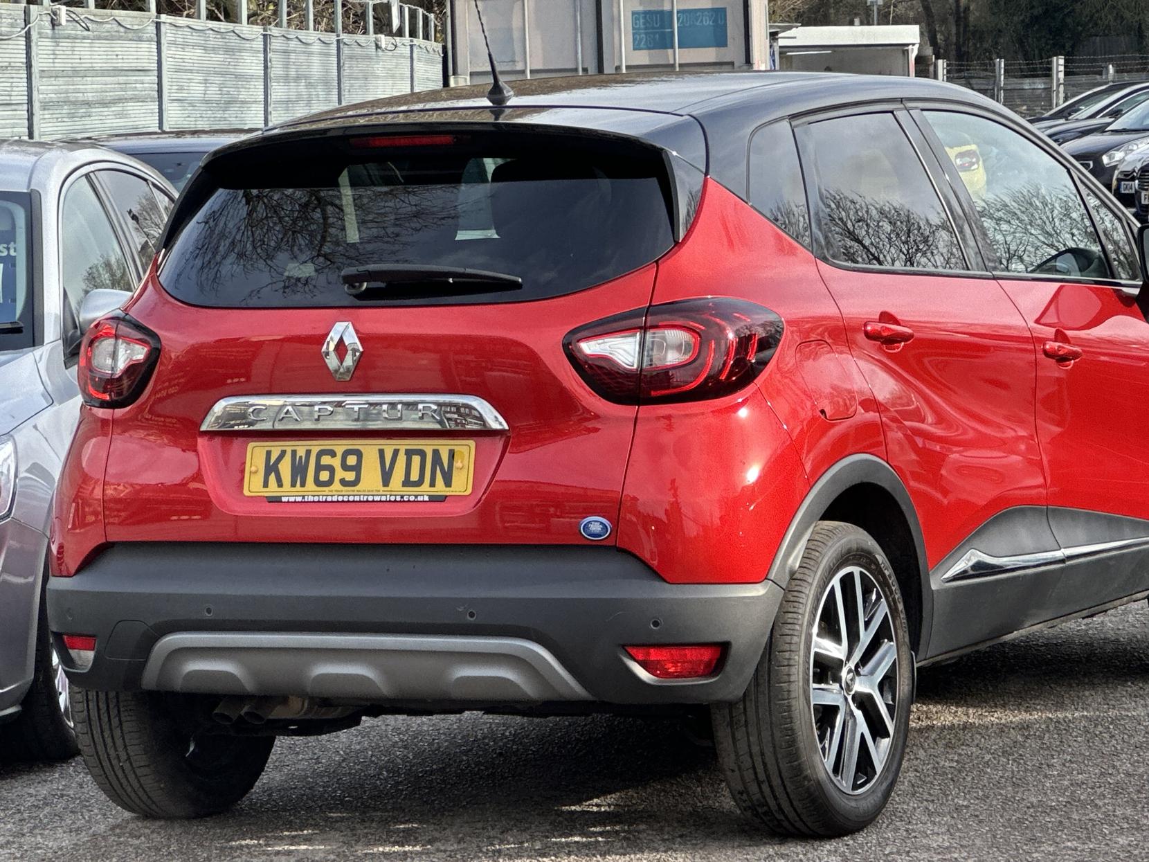 Renault Captur 1.3 TCe ENERGY S Edition SUV 5dr Petrol EDC Euro 6 (s/s) (150 ps)