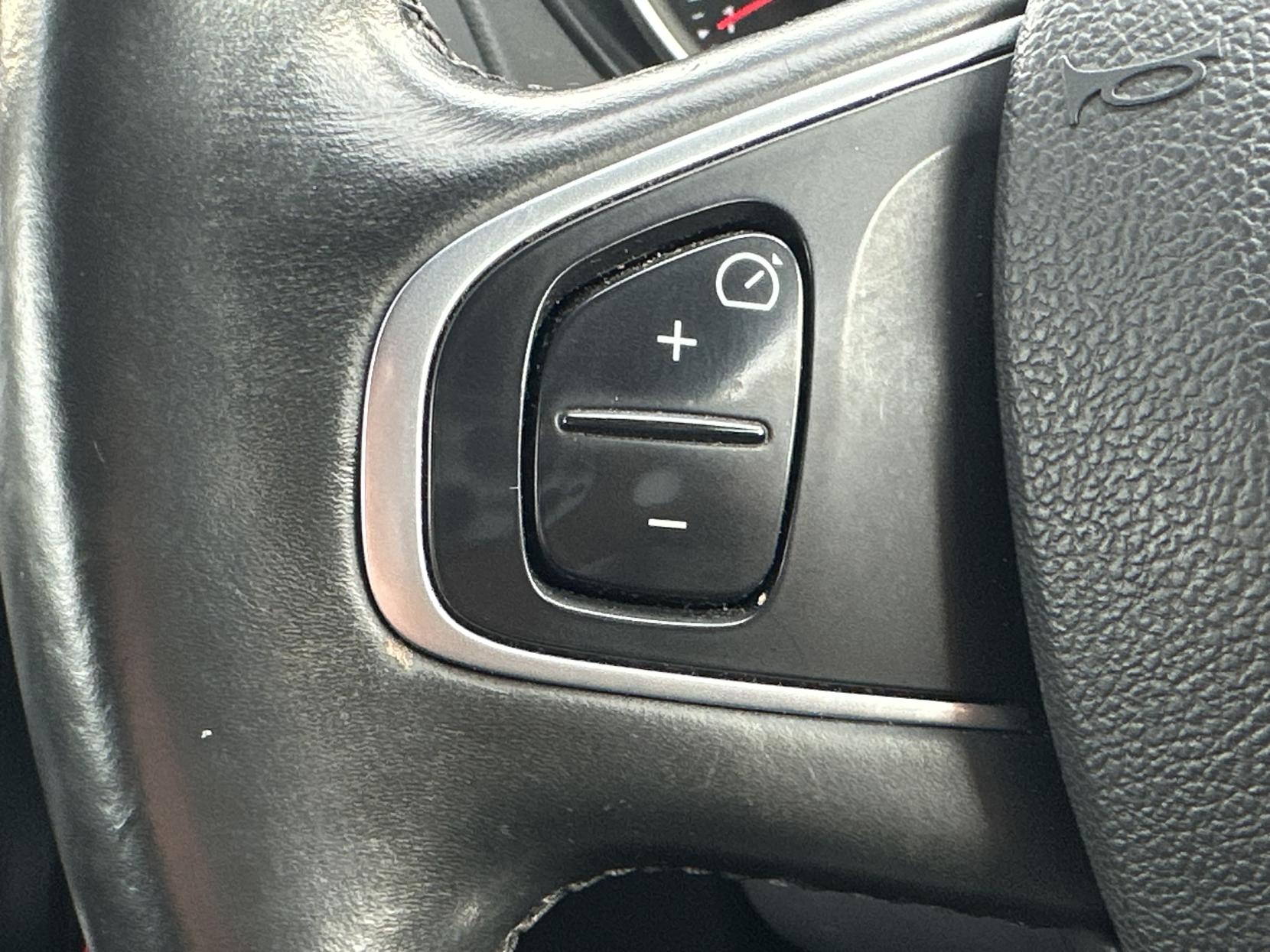 Renault Captur 1.3 TCe ENERGY S Edition SUV 5dr Petrol EDC Euro 6 (s/s) (150 ps)