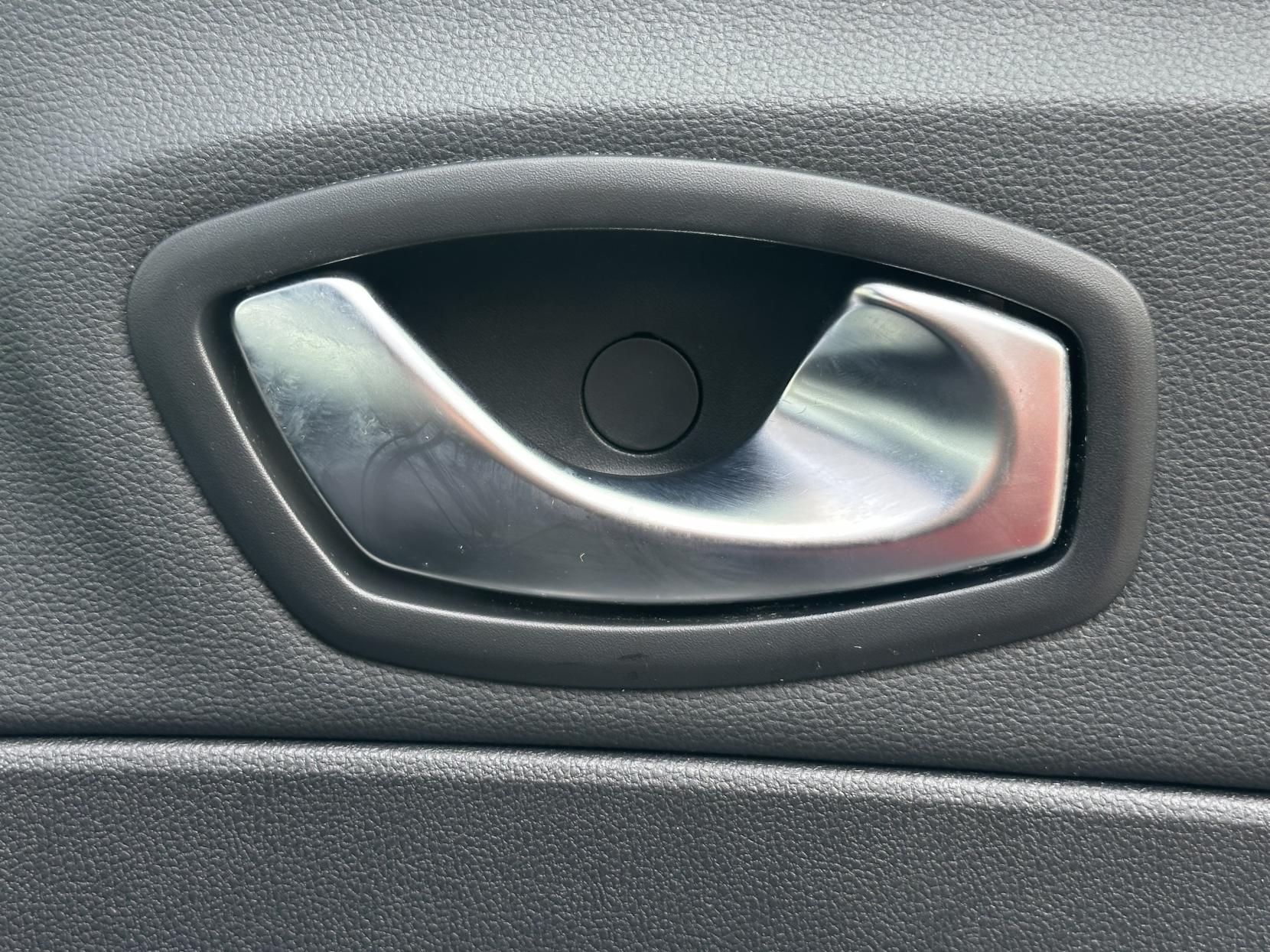 Renault Captur 1.3 TCe ENERGY S Edition SUV 5dr Petrol EDC Euro 6 (s/s) (150 ps)