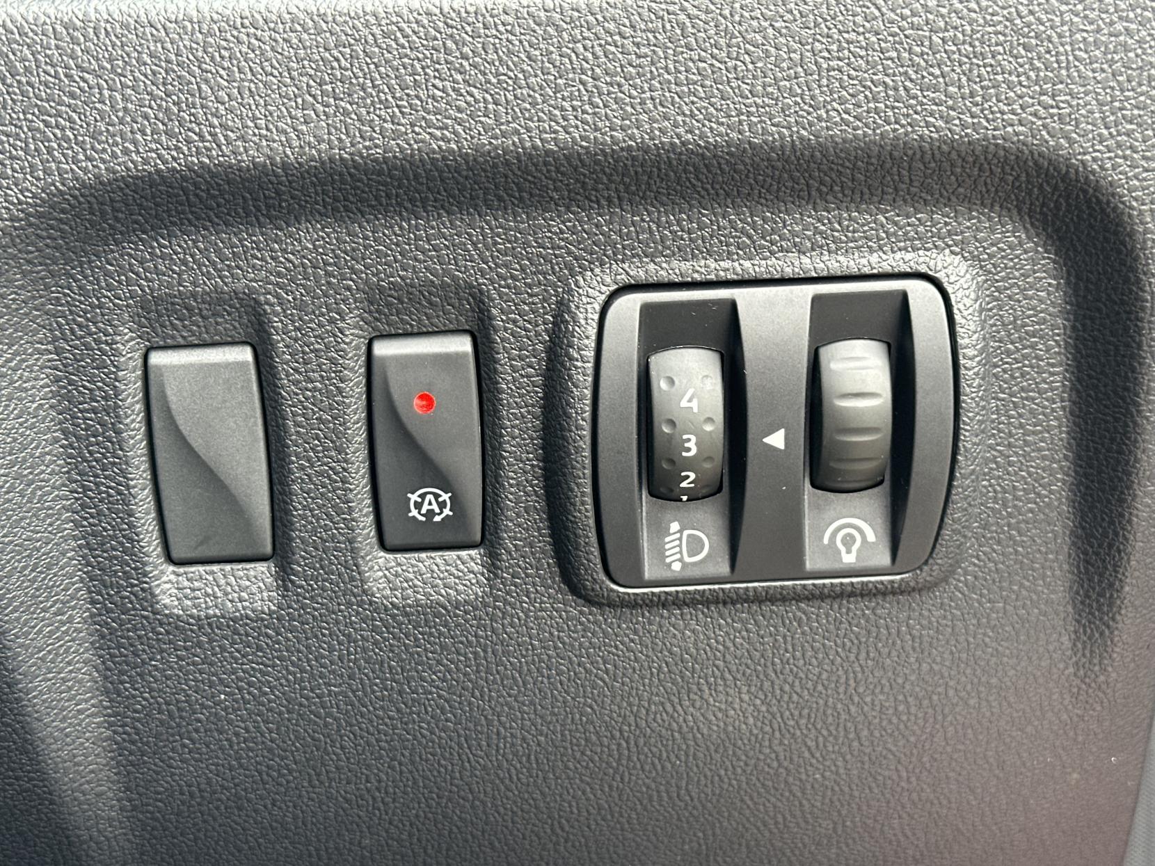 Renault Captur 1.3 TCe ENERGY S Edition SUV 5dr Petrol EDC Euro 6 (s/s) (150 ps)