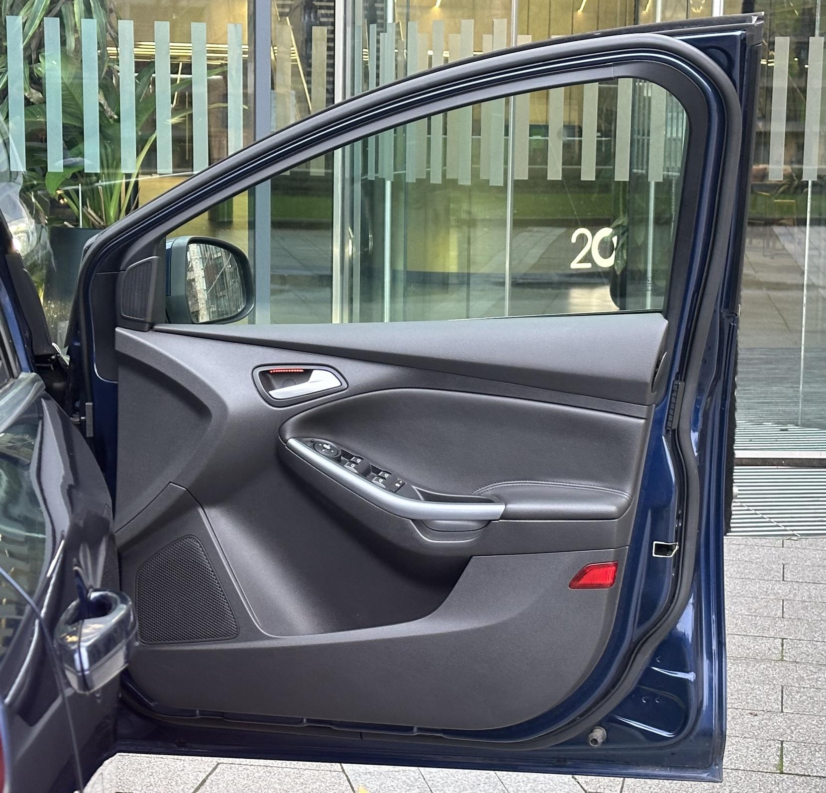 Ford Focus 1.6T EcoBoost Titanium X Hatchback 5dr Petrol Manual Euro 5 (s/s) (150 ps)