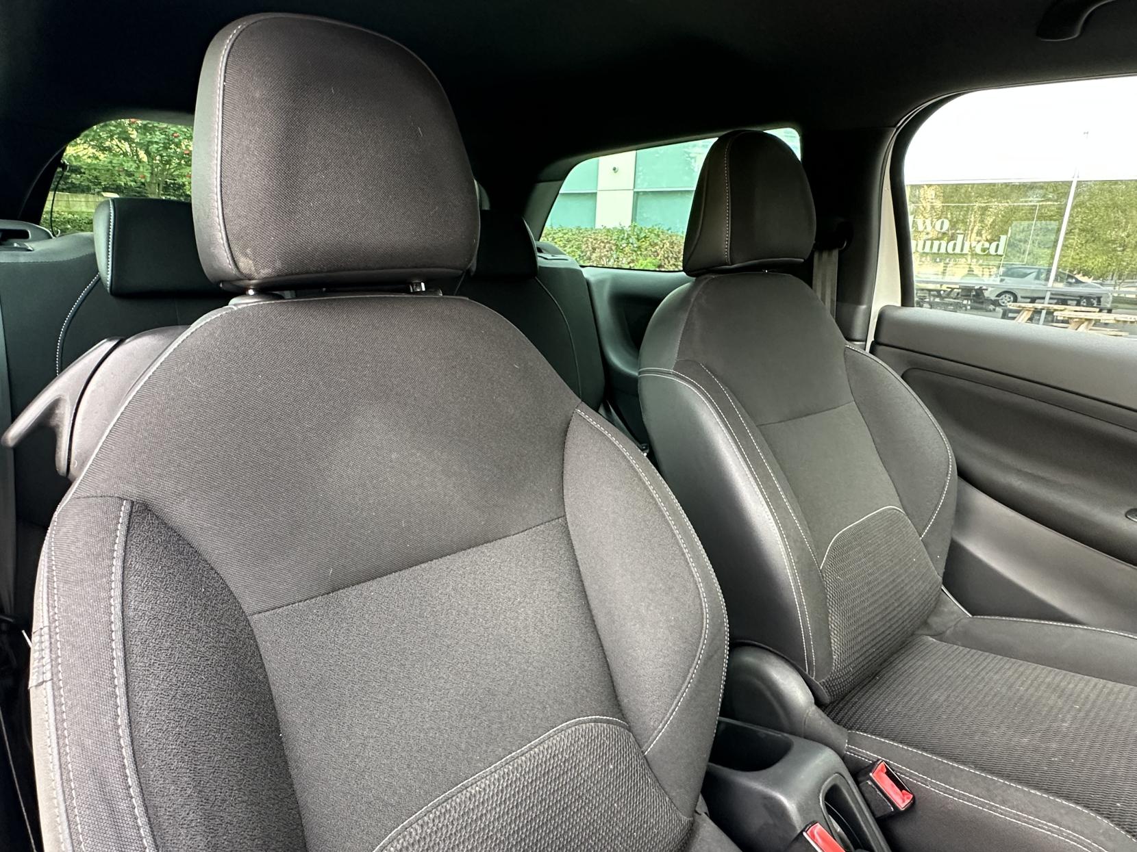 Citroen DS3 1.6 VTi DStyle Pink Hatchback 3dr Petrol Manual Euro 5 (120 ps)