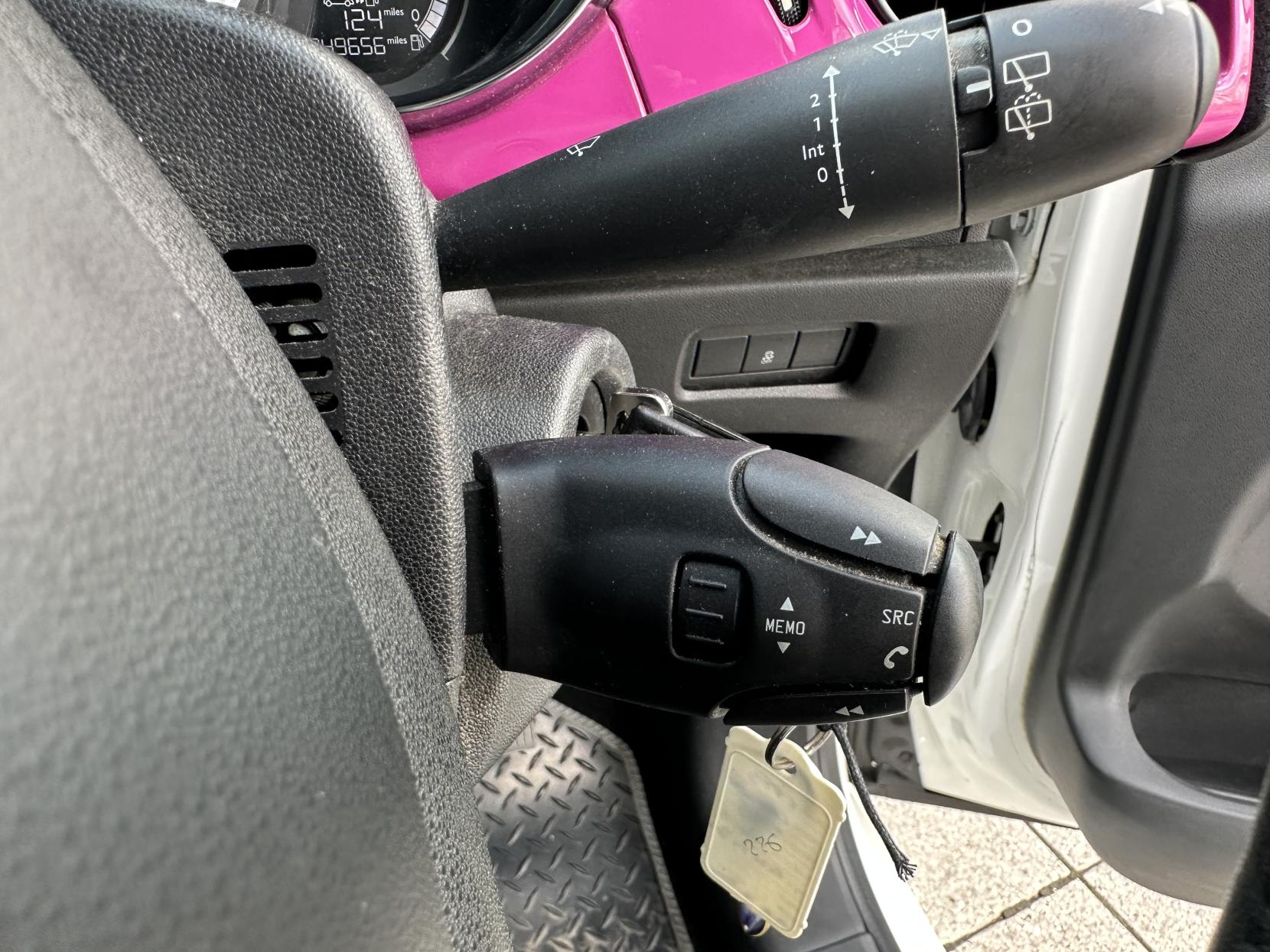 Citroen DS3 1.6 VTi DStyle Pink Hatchback 3dr Petrol Manual Euro 5 (120 ps)