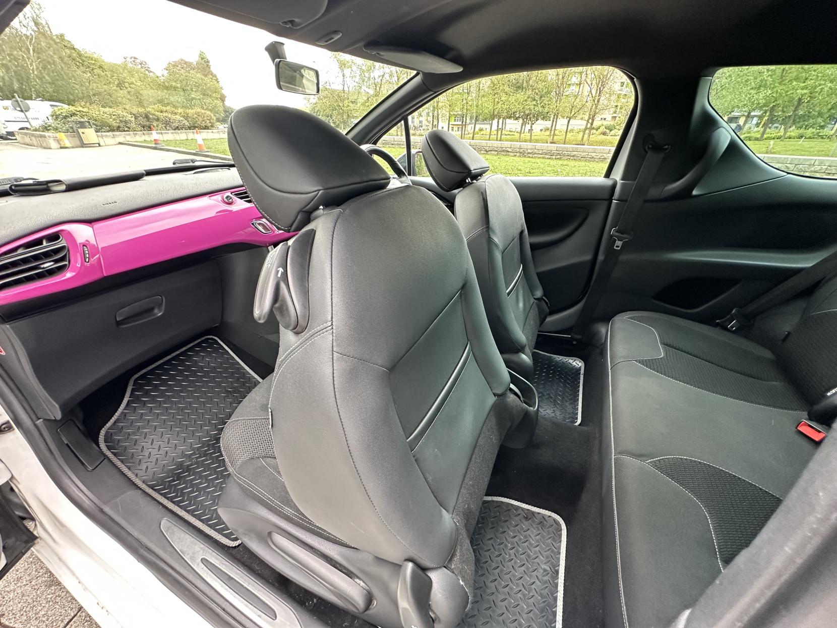 Citroen DS3 1.6 VTi DStyle Pink Hatchback 3dr Petrol Manual Euro 5 (120 ps)