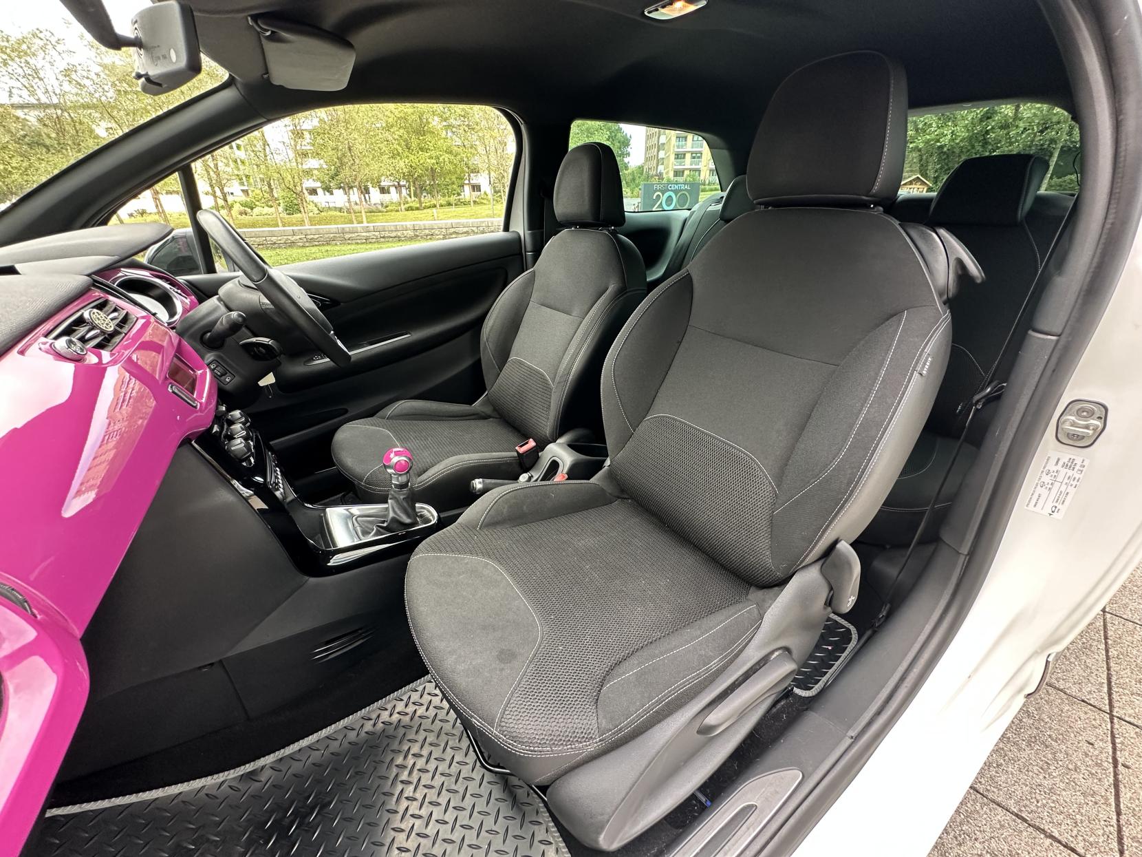 Citroen DS3 1.6 VTi DStyle Pink Hatchback 3dr Petrol Manual Euro 5 (120 ps)