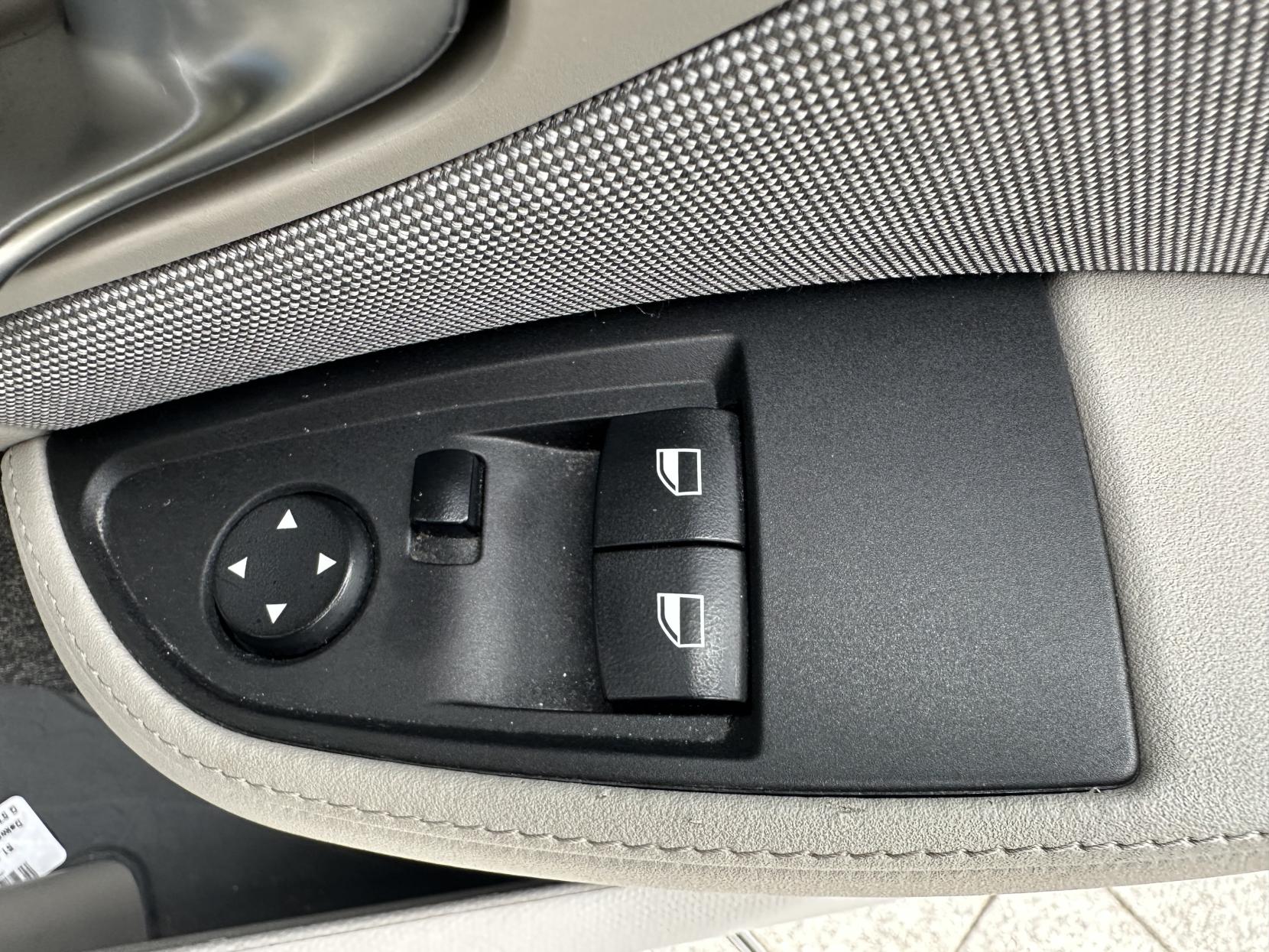 BMW i3 33kWh Hatchback 5dr Petrol Plug-in Hybrid Auto Euro 6 (s/s) (Range Extender) (170 ps)