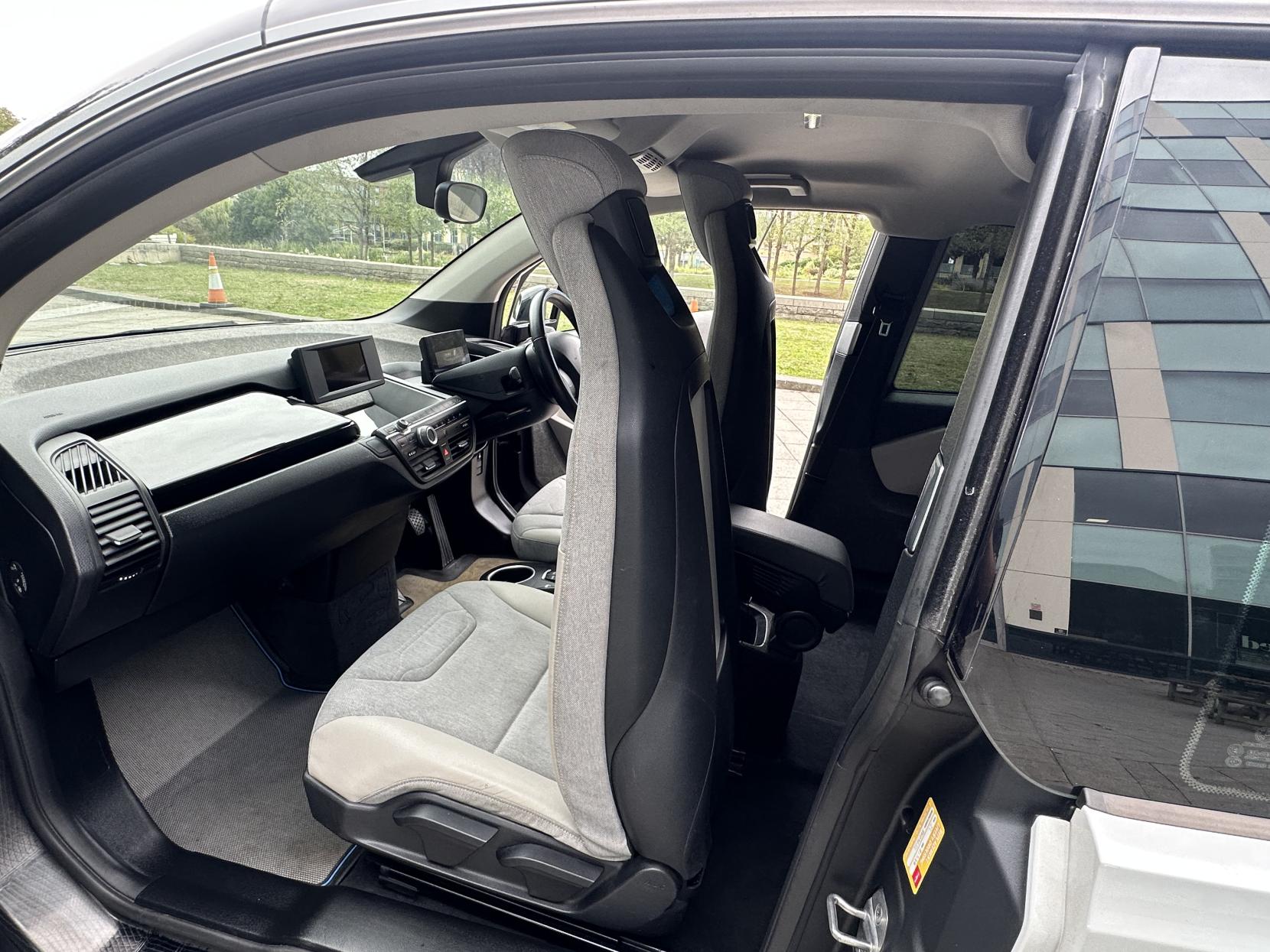 BMW i3 33kWh Hatchback 5dr Petrol Plug-in Hybrid Auto Euro 6 (s/s) (Range Extender) (170 ps)