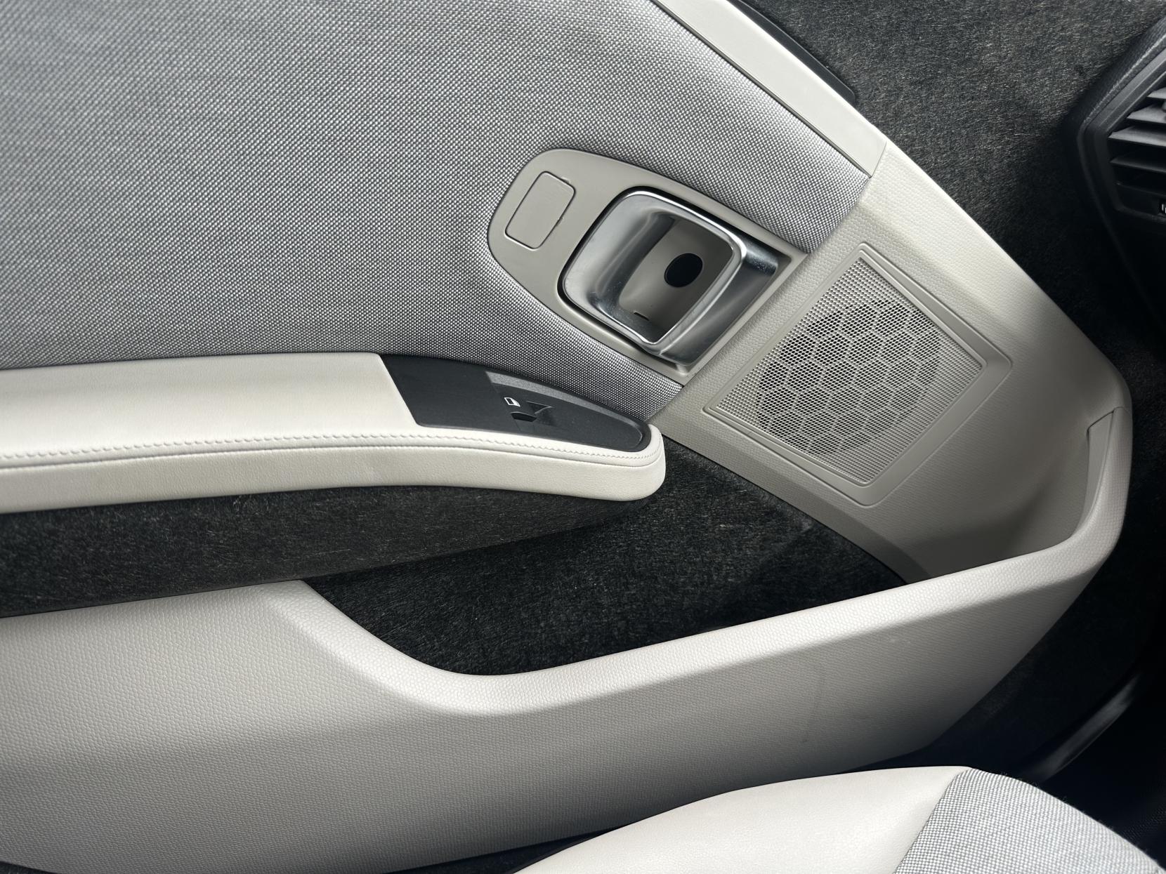 BMW i3 33kWh Hatchback 5dr Petrol Plug-in Hybrid Auto Euro 6 (s/s) (Range Extender) (170 ps)