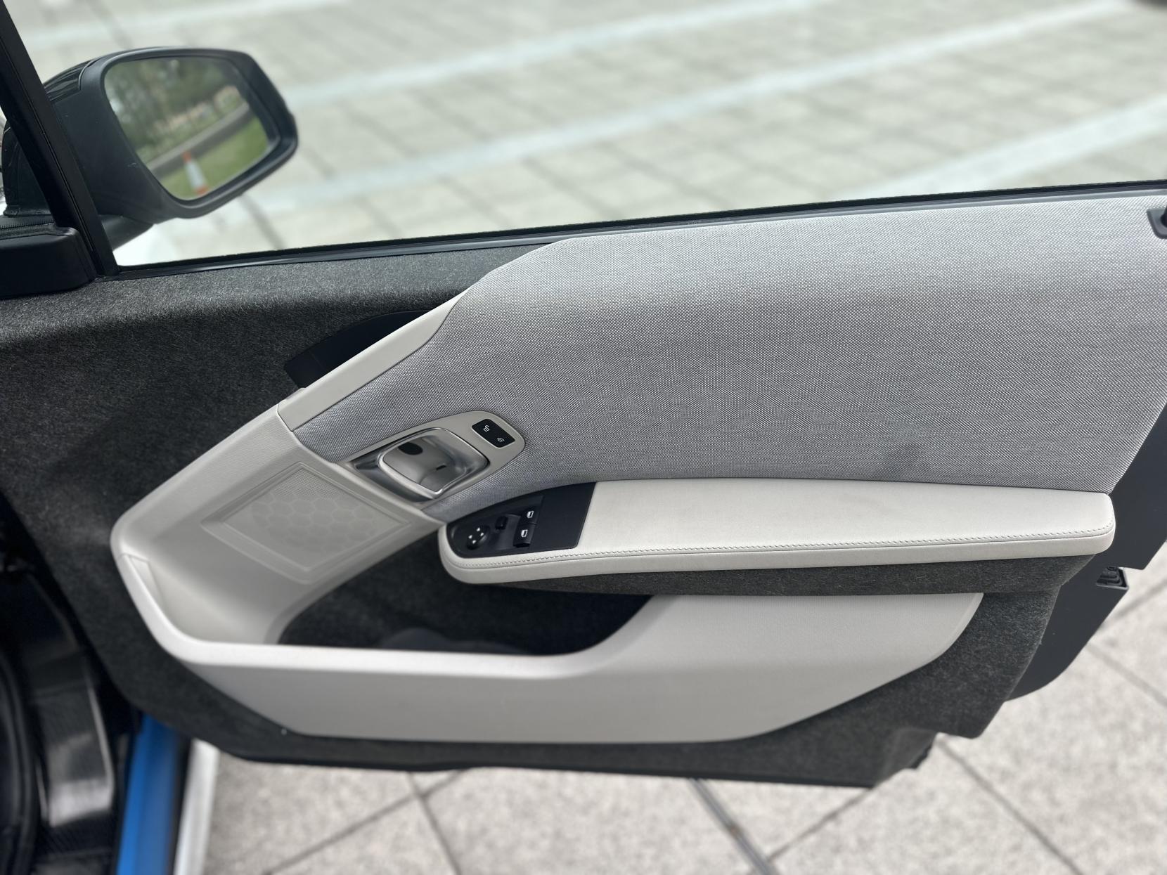 BMW i3 33kWh Hatchback 5dr Petrol Plug-in Hybrid Auto Euro 6 (s/s) (Range Extender) (170 ps)