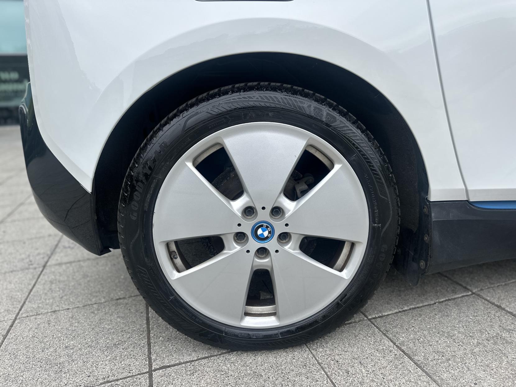 BMW i3 33kWh Hatchback 5dr Petrol Plug-in Hybrid Auto Euro 6 (s/s) (Range Extender) (170 ps)