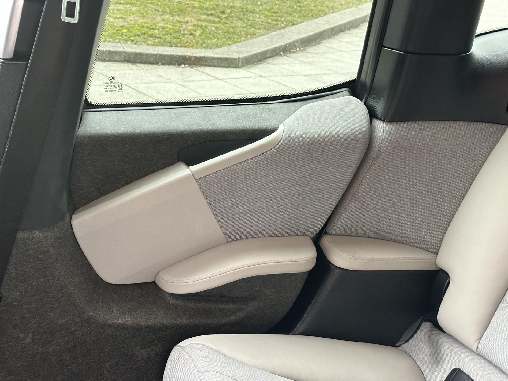 BMW i3 33kWh Hatchback 5dr Petrol Plug-in Hybrid Auto Euro 6 (s/s) (Range Extender) (170 ps)