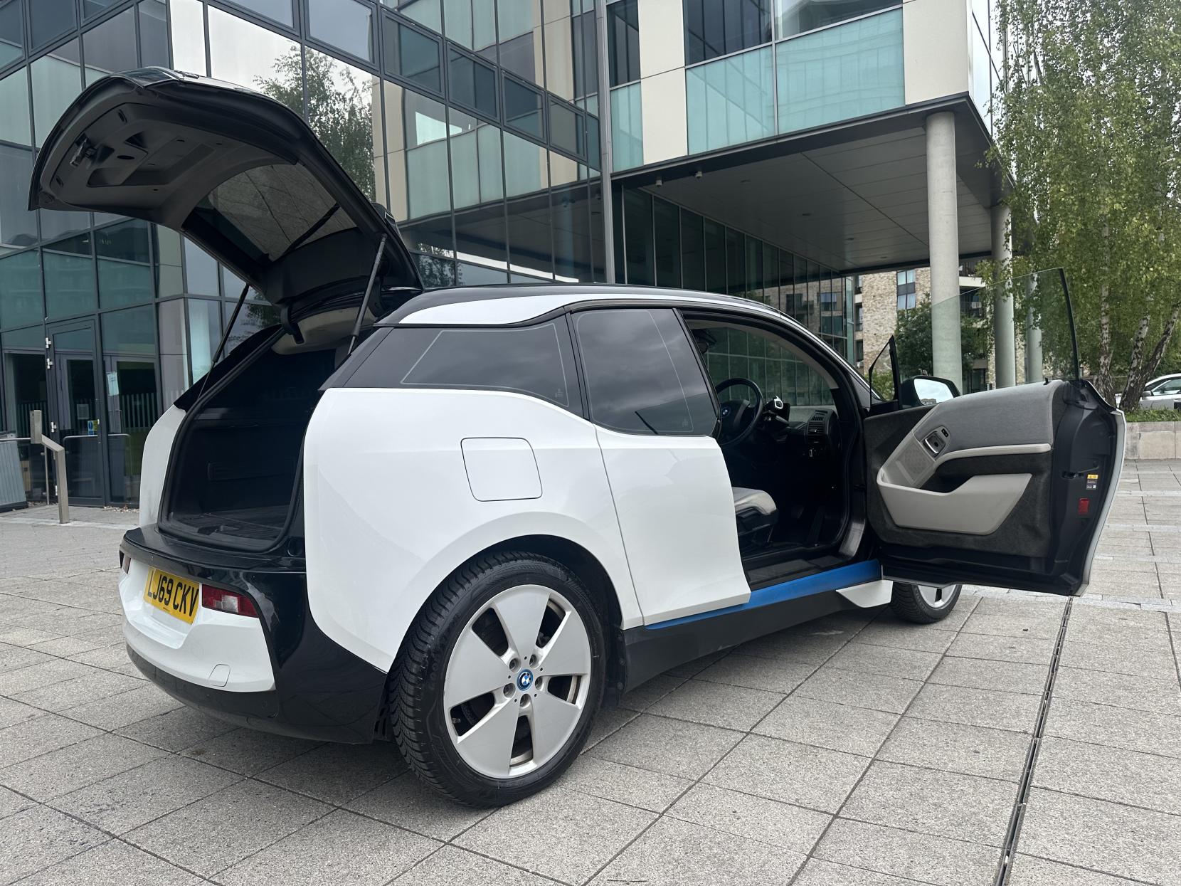 BMW i3 33kWh Hatchback 5dr Petrol Plug-in Hybrid Auto Euro 6 (s/s) (Range Extender) (170 ps)