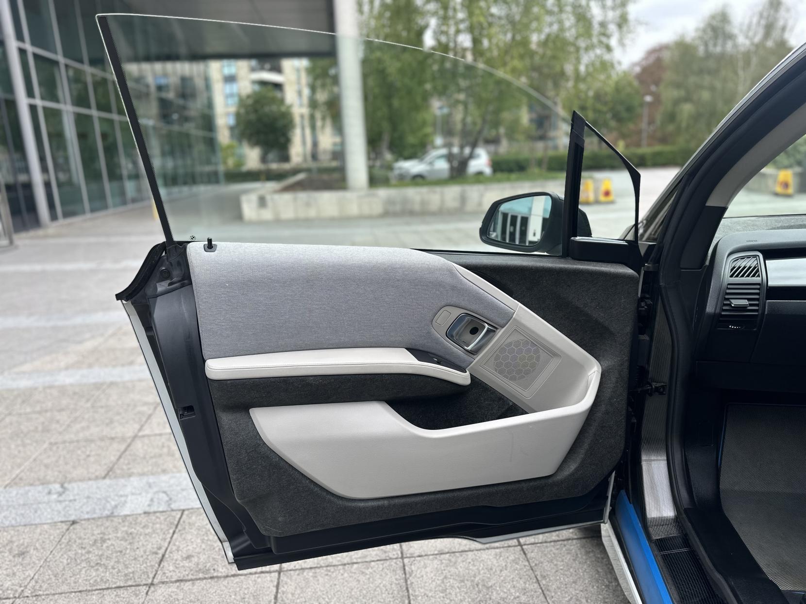 BMW i3 33kWh Hatchback 5dr Petrol Plug-in Hybrid Auto Euro 6 (s/s) (Range Extender) (170 ps)