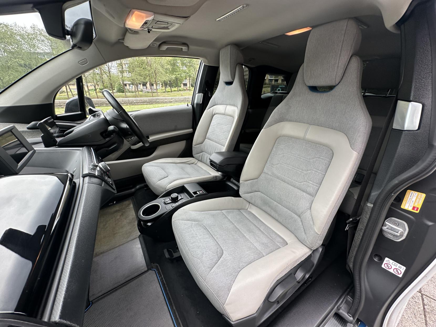 BMW i3 33kWh Hatchback 5dr Petrol Plug-in Hybrid Auto Euro 6 (s/s) (Range Extender) (170 ps)