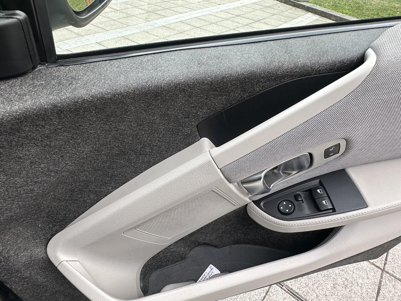 BMW i3 33kWh Hatchback 5dr Petrol Plug-in Hybrid Auto Euro 6 (s/s) (Range Extender) (170 ps)