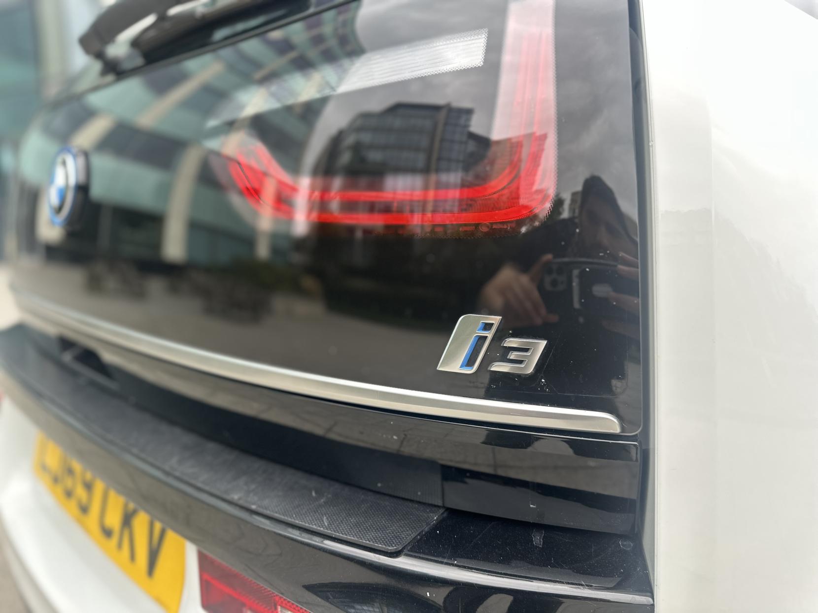 BMW i3 33kWh Hatchback 5dr Petrol Plug-in Hybrid Auto Euro 6 (s/s) (Range Extender) (170 ps)