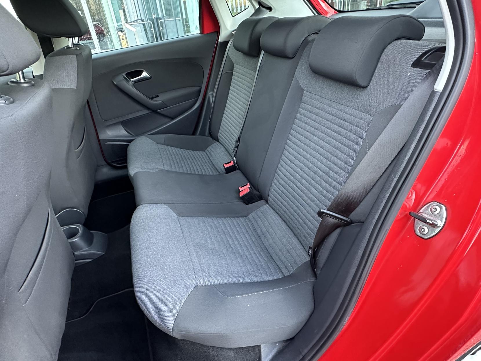 Volkswagen Polo 1.4 SE Hatchback 5dr Petrol DSG Euro 5 (85 ps)