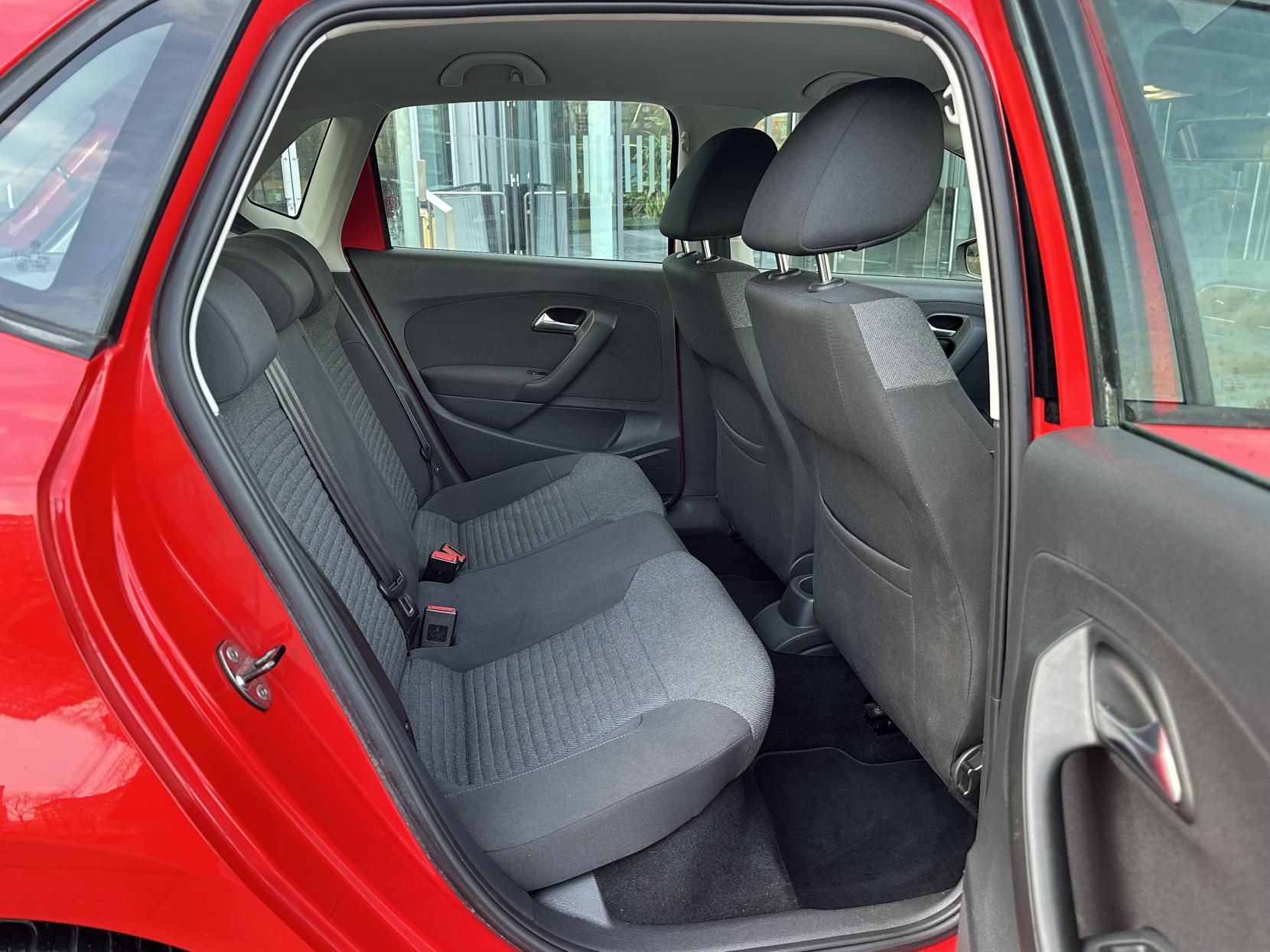 Volkswagen Polo 1.4 SE Hatchback 5dr Petrol DSG Euro 5 (85 ps)