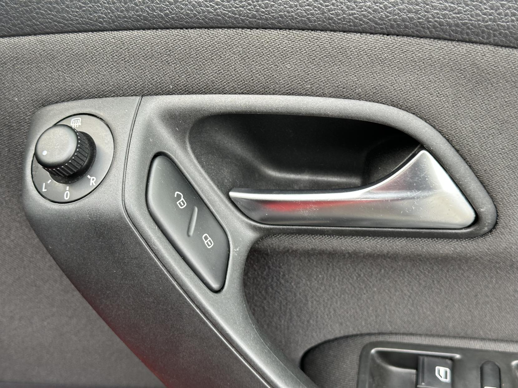 Volkswagen Polo 1.4 SE Hatchback 5dr Petrol DSG Euro 5 (85 ps)