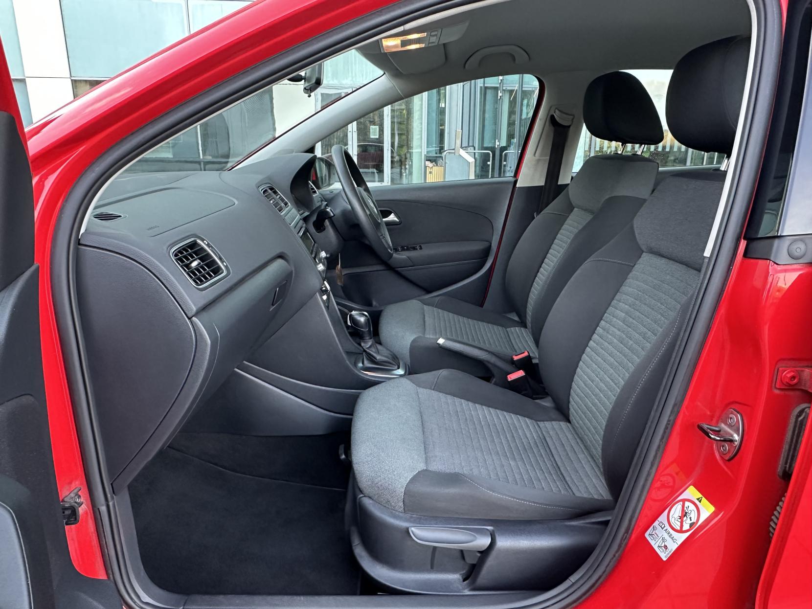 Volkswagen Polo 1.4 SE Hatchback 5dr Petrol DSG Euro 5 (85 ps)