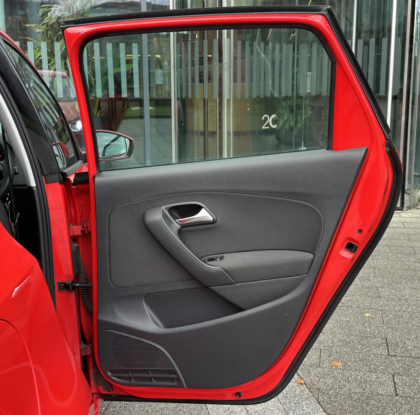 Volkswagen Polo 1.4 SE Hatchback 5dr Petrol DSG Euro 5 (85 ps)