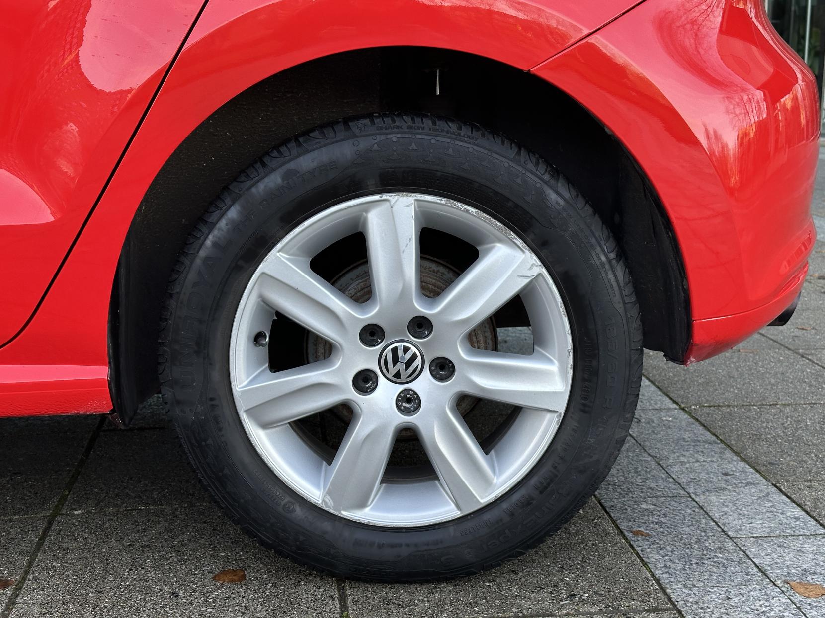 Volkswagen Polo 1.4 SE Hatchback 5dr Petrol DSG Euro 5 (85 ps)