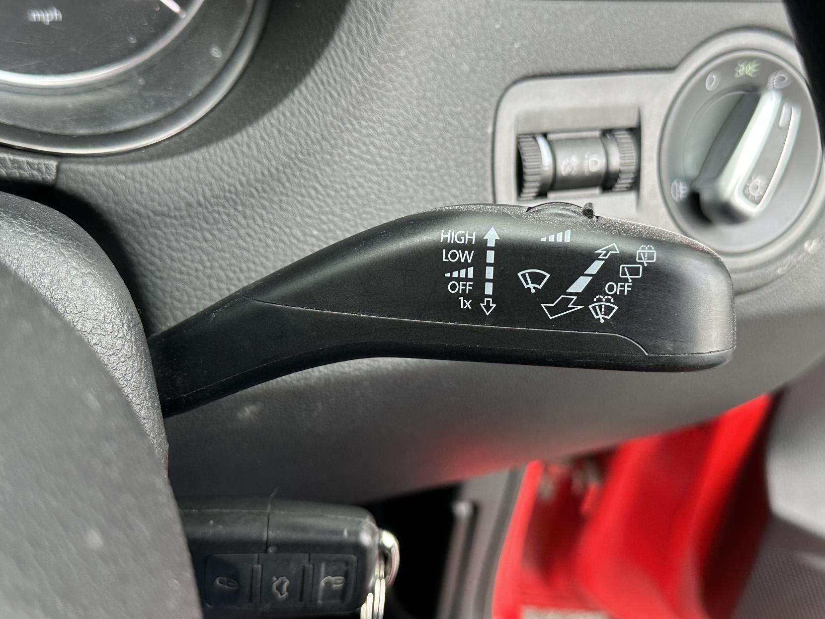 Volkswagen Polo 1.4 SE Hatchback 5dr Petrol DSG Euro 5 (85 ps)