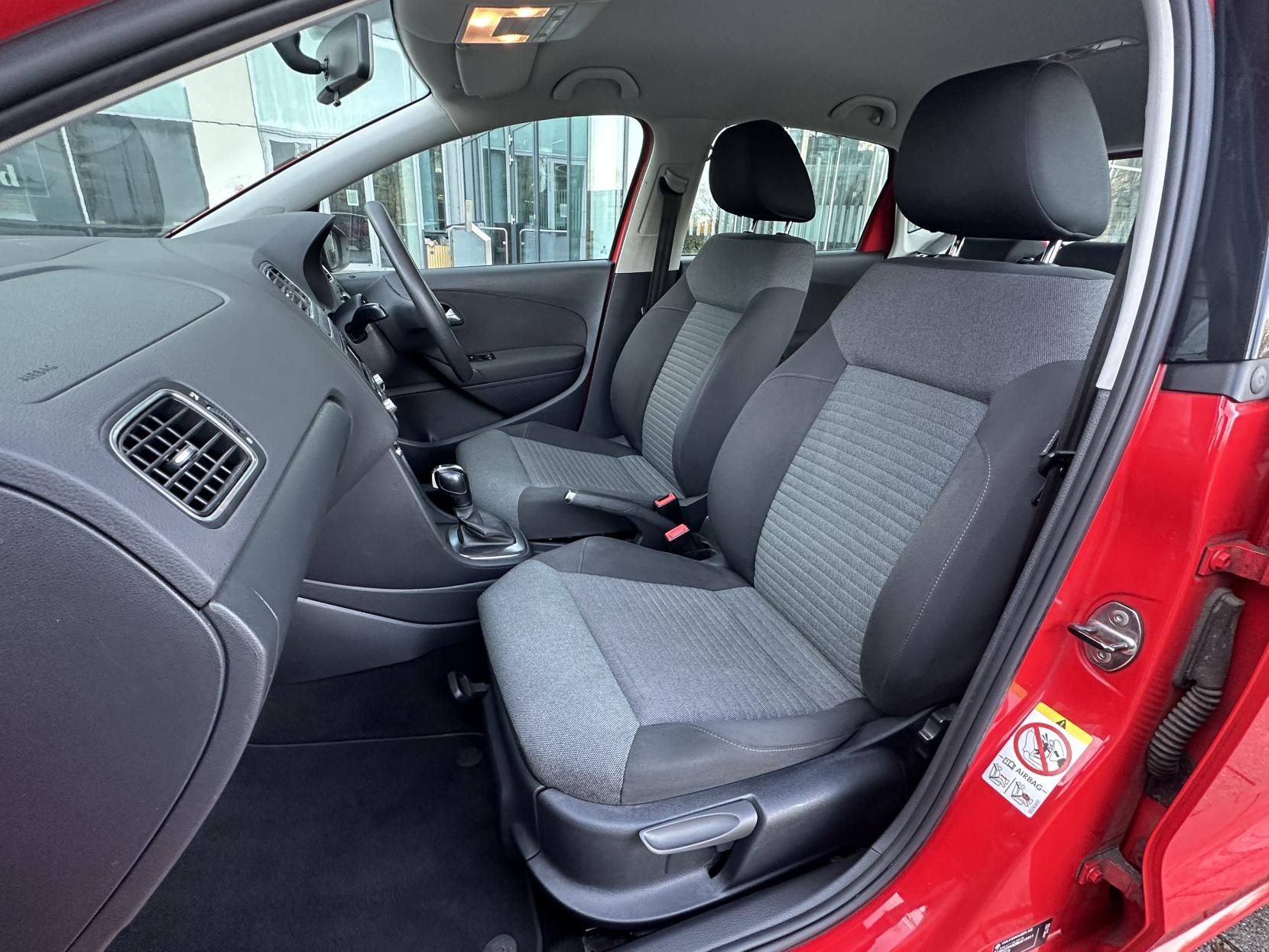 Volkswagen Polo 1.4 SE Hatchback 5dr Petrol DSG Euro 5 (85 ps)