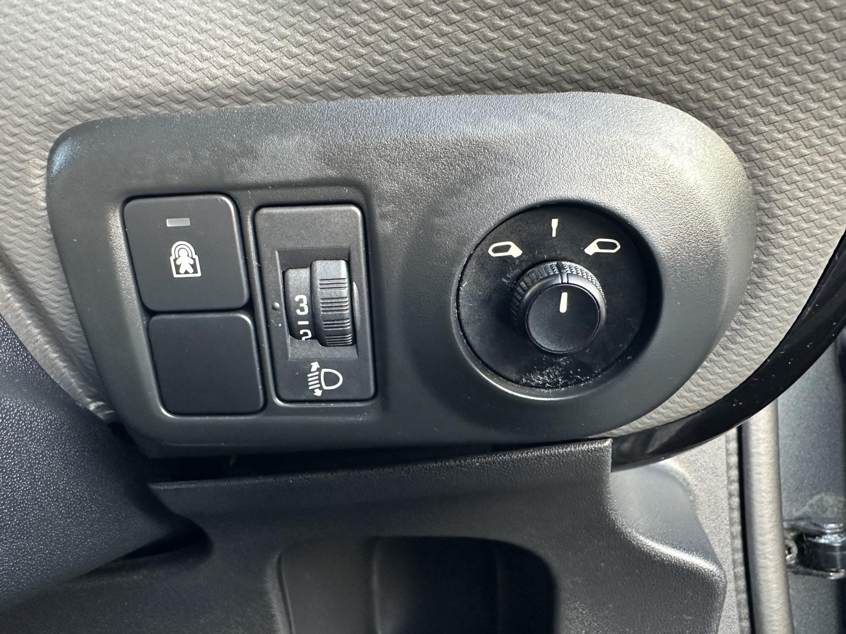 Citroen C4 Cactus 1.2 PureTech Feel Hatchback 5dr Petrol Manual Euro 6 (Euro 6) (82 ps)