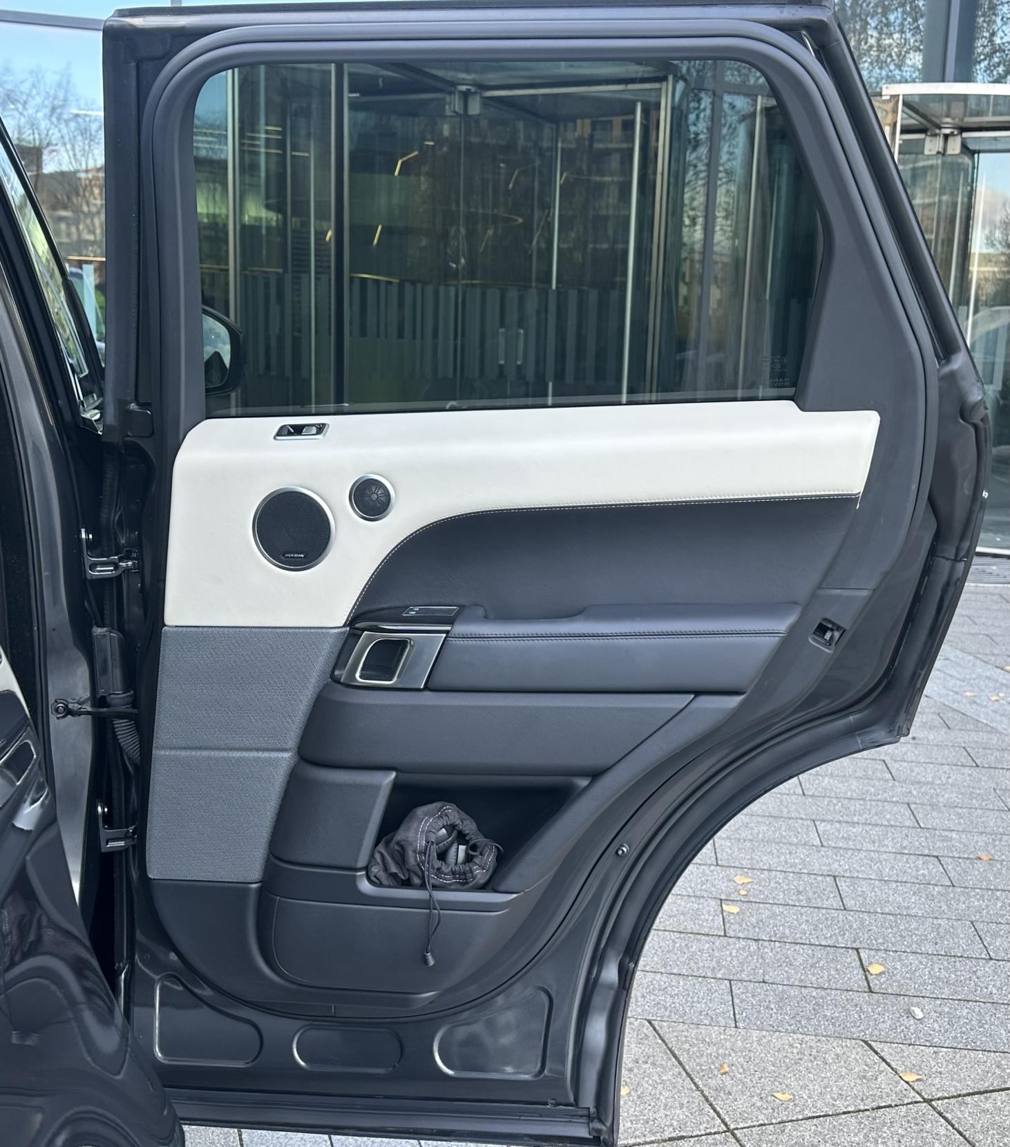 Land Rover Range Rover Sport 2.0 P400e 13.1kWh GPF Autobiography Dynamic SUV 5dr Petrol Plug-in Hybrid Auto 4WD Euro 6 (s/s) (404 ps)