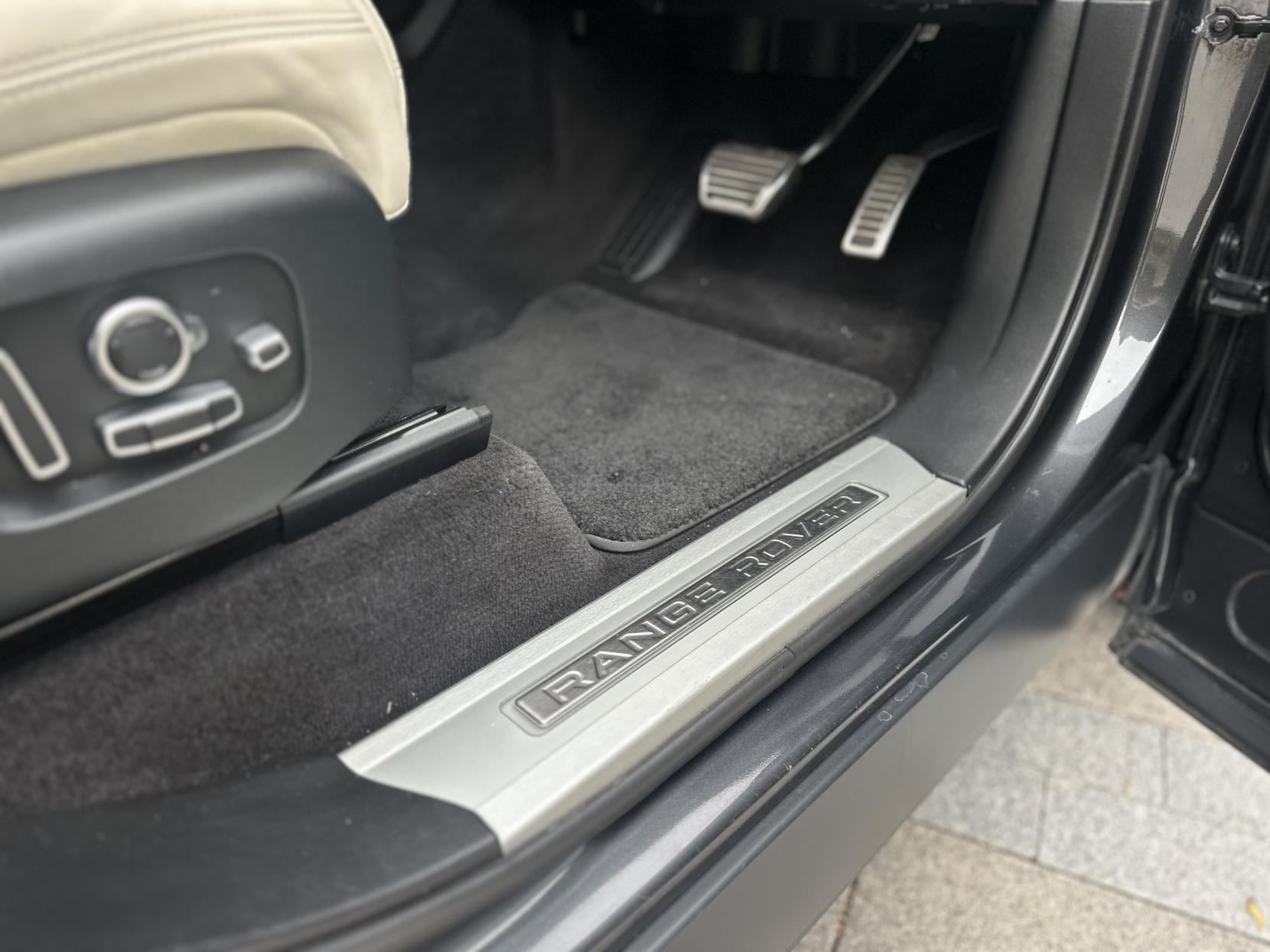 Land Rover Range Rover Sport 2.0 P400e 13.1kWh GPF Autobiography Dynamic SUV 5dr Petrol Plug-in Hybrid Auto 4WD Euro 6 (s/s) (404 ps)