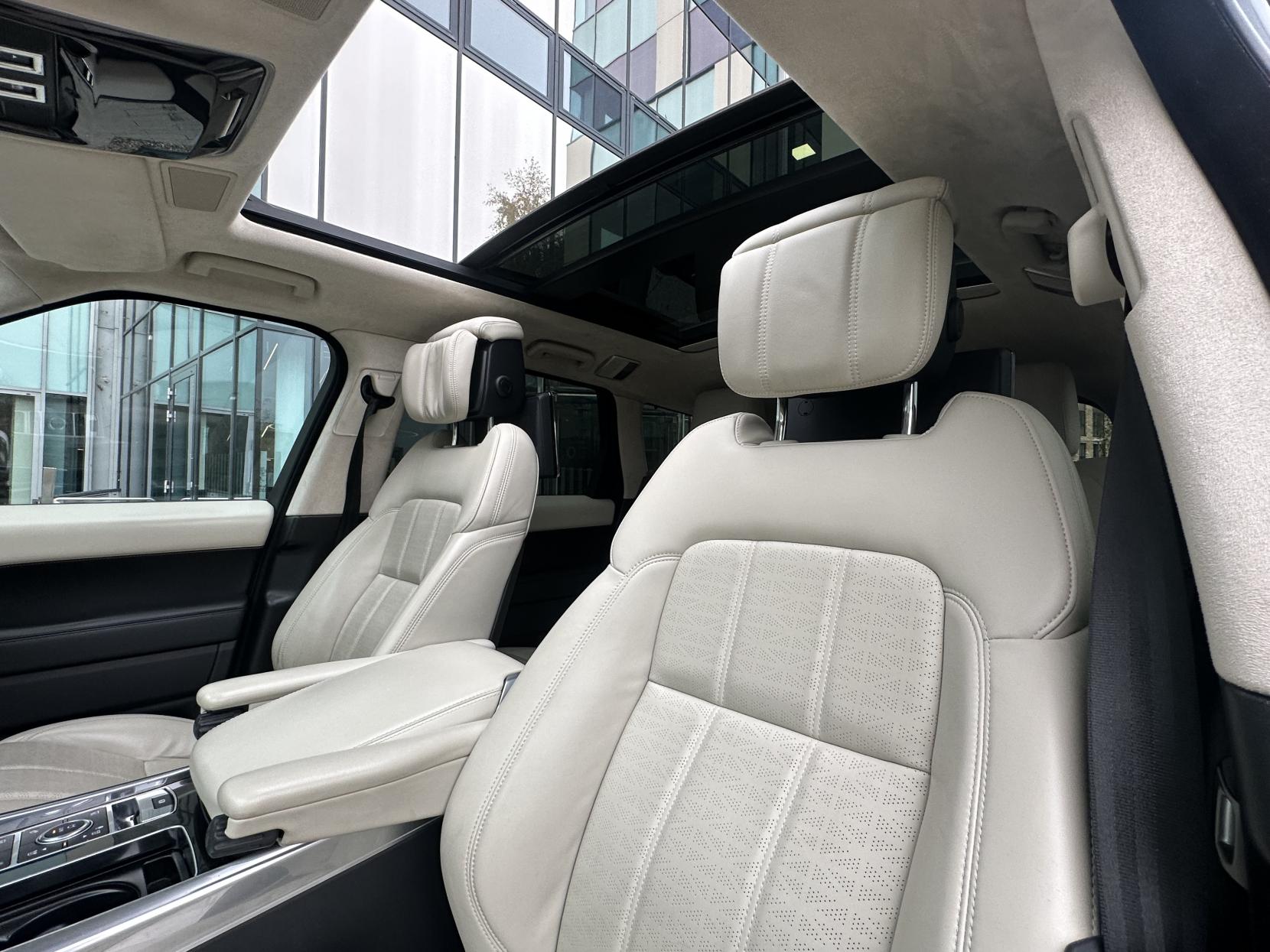 Land Rover Range Rover Sport 2.0 P400e 13.1kWh GPF Autobiography Dynamic SUV 5dr Petrol Plug-in Hybrid Auto 4WD Euro 6 (s/s) (404 ps)