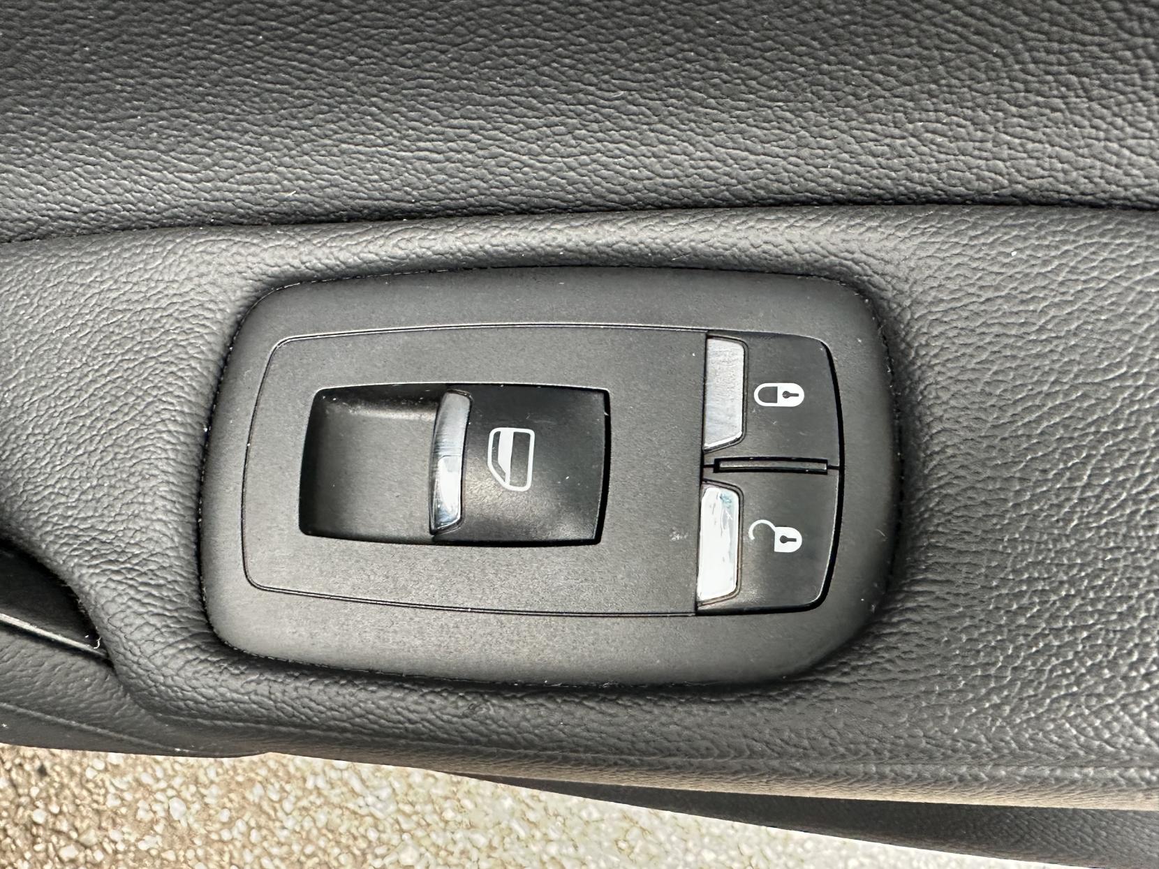 Maserati Ghibli 3.0D V6 Saloon 4dr Diesel ZF Euro 5 (s/s) (275 ps)