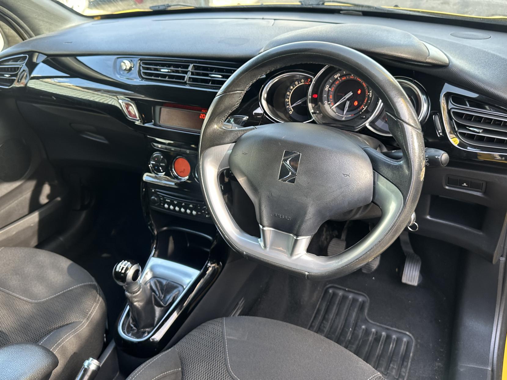 Citroen DS3 1.6 VTi DStyle Plus Hatchback 3dr Petrol Manual Euro 5 (120 ps)