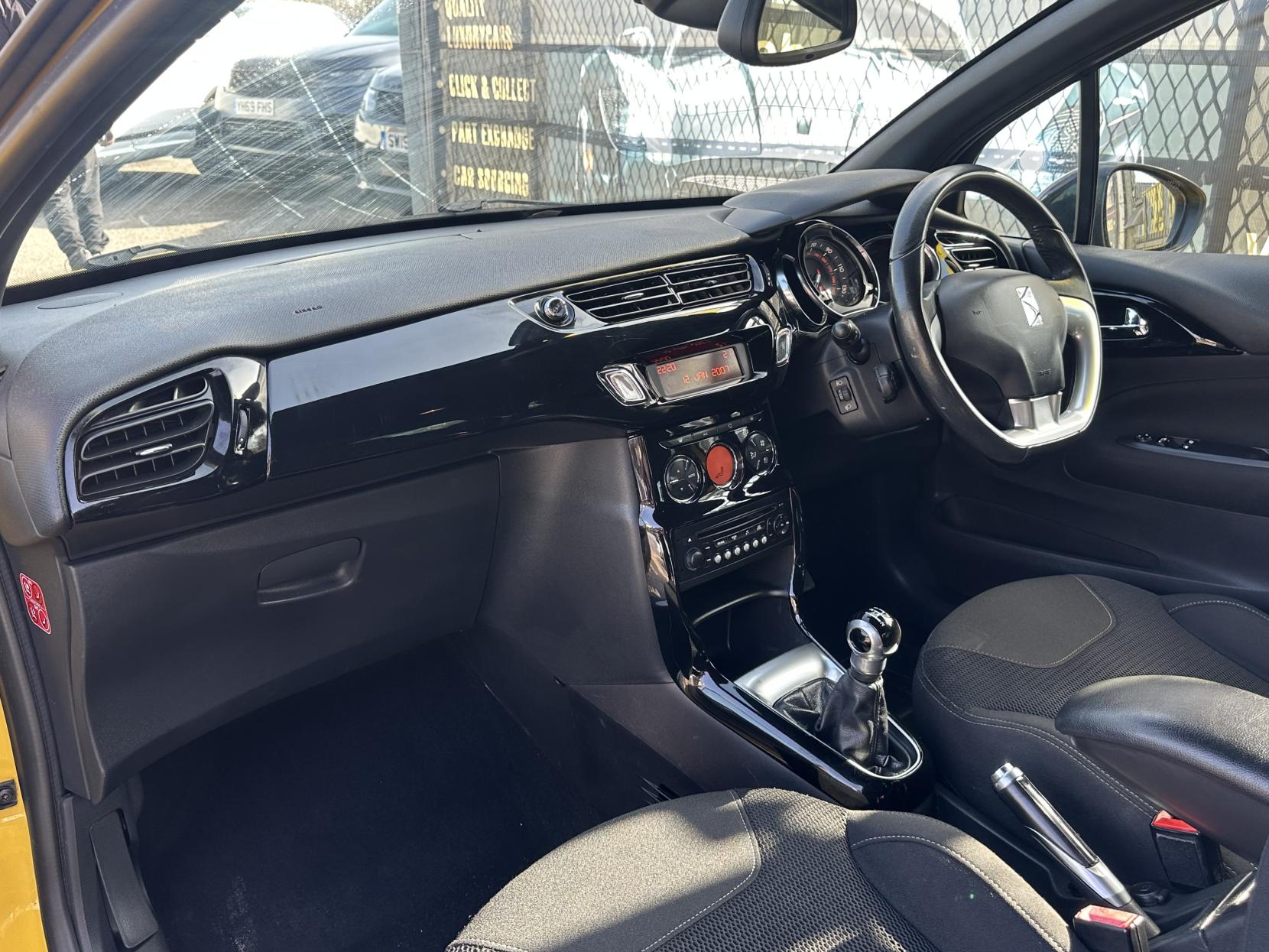 Citroen DS3 1.6 VTi DStyle Plus Hatchback 3dr Petrol Manual Euro 5 (120 ps)