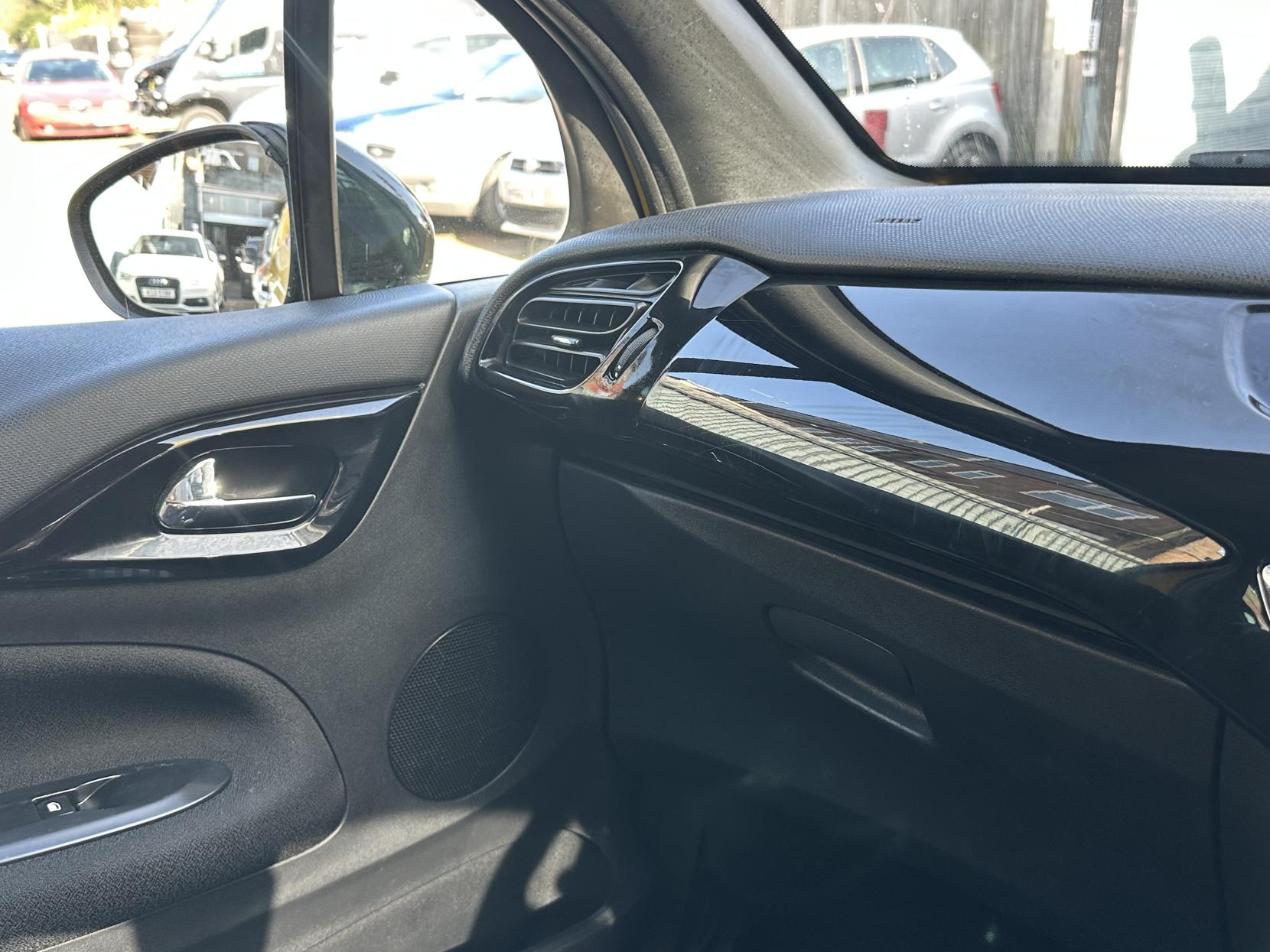 Citroen DS3 1.6 VTi DStyle Plus Hatchback 3dr Petrol Manual Euro 5 (120 ps)