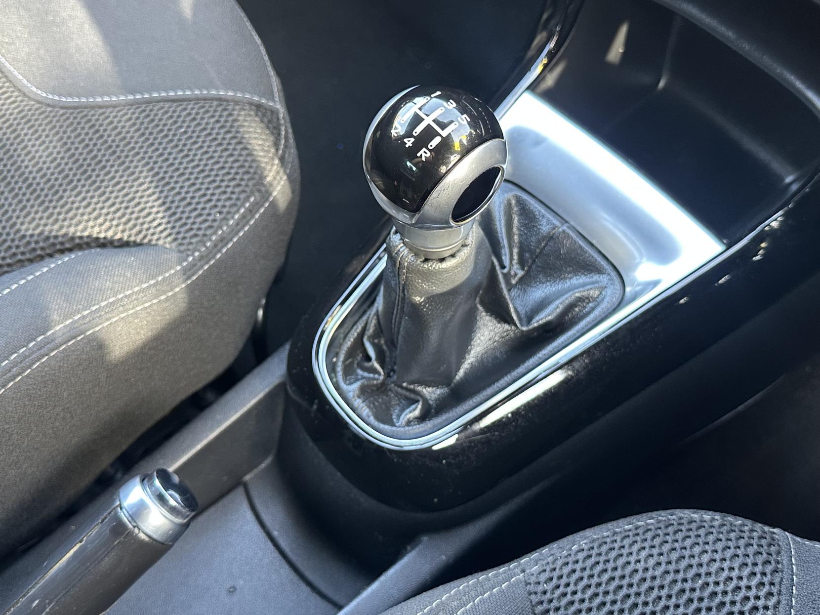 Citroen DS3 1.6 VTi DStyle Plus Hatchback 3dr Petrol Manual Euro 5 (120 ps)