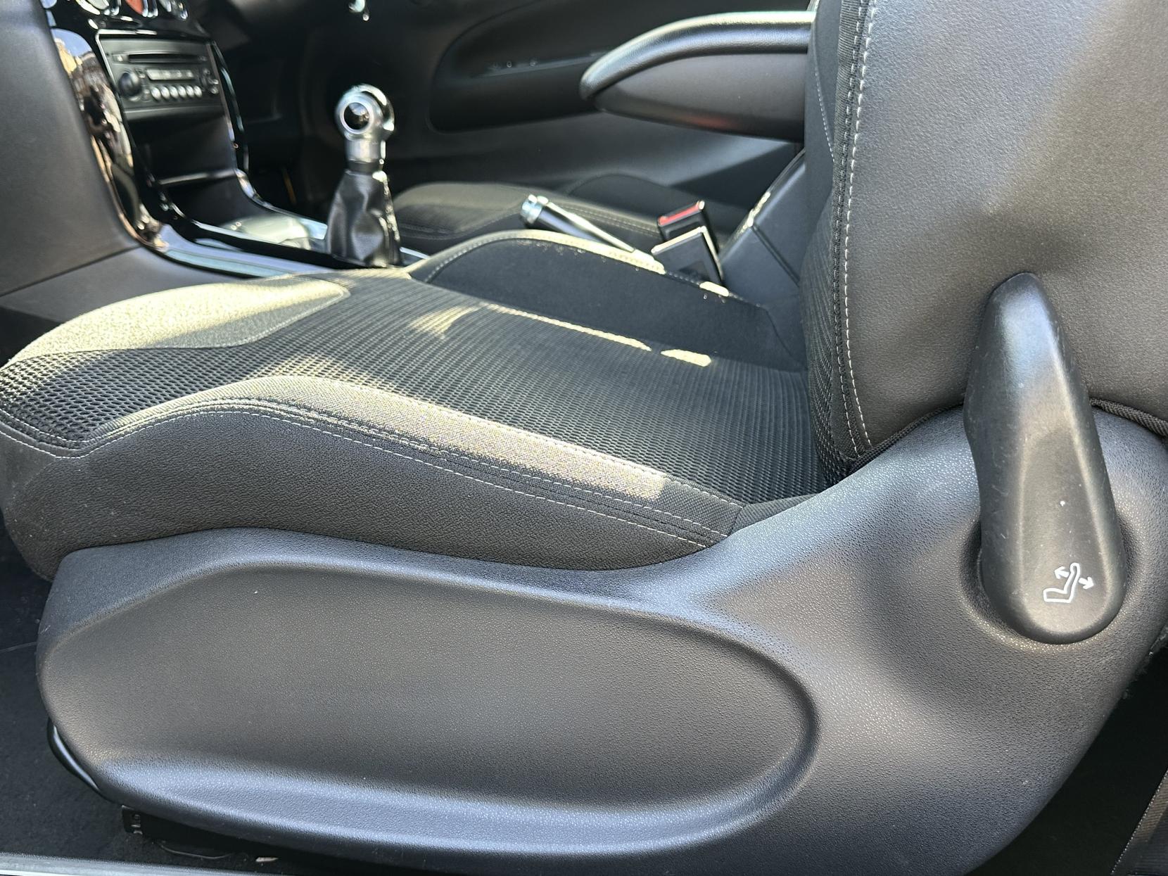 Citroen DS3 1.6 VTi DStyle Plus Hatchback 3dr Petrol Manual Euro 5 (120 ps)