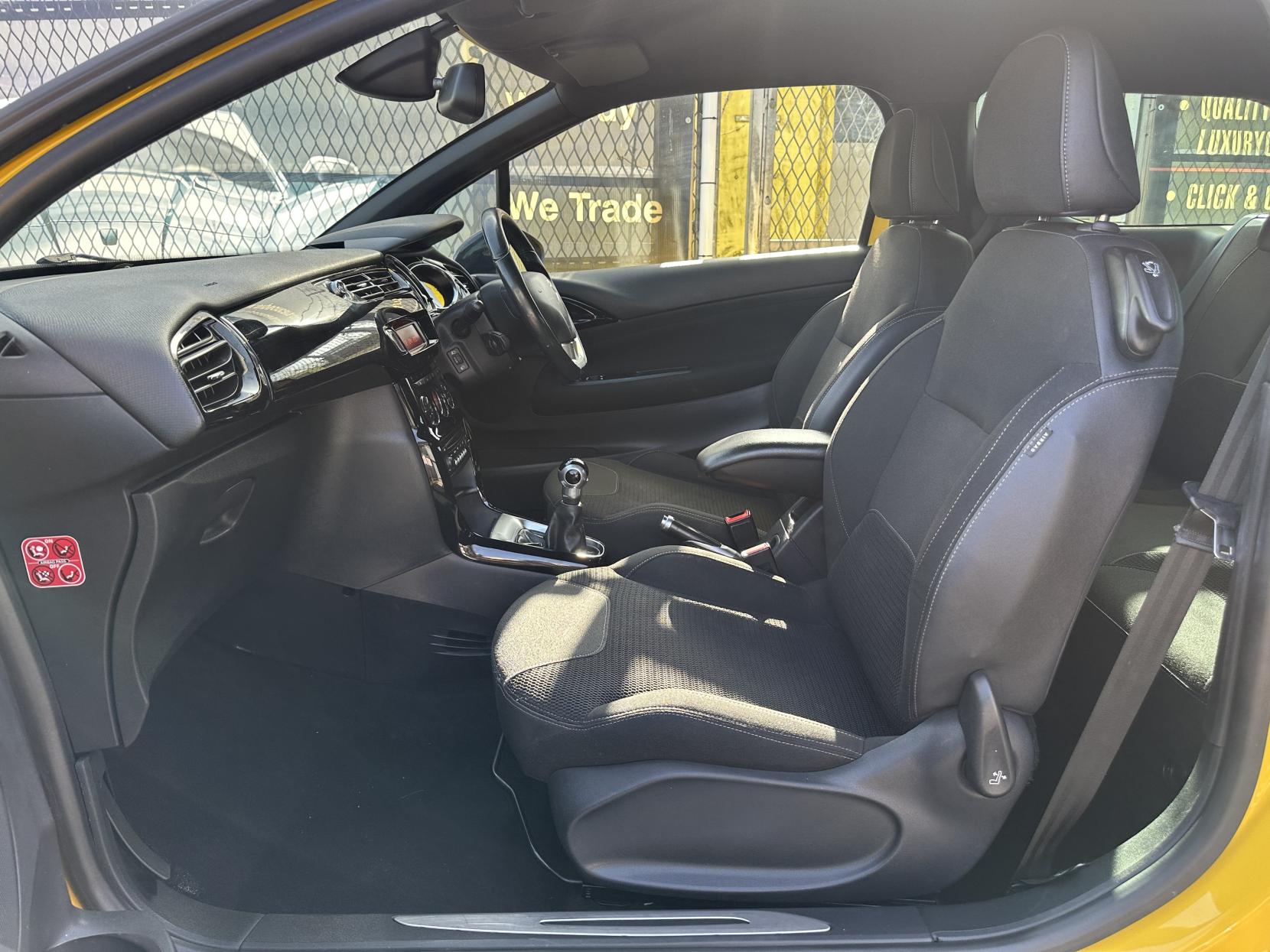 Citroen DS3 1.6 VTi DStyle Plus Hatchback 3dr Petrol Manual Euro 5 (120 ps)