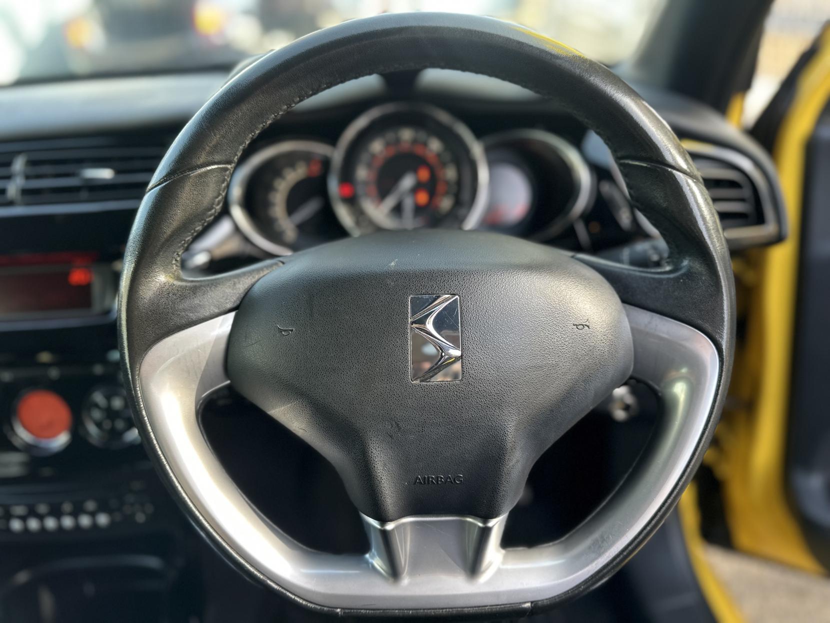 Citroen DS3 1.6 VTi DStyle Plus Hatchback 3dr Petrol Manual Euro 5 (120 ps)