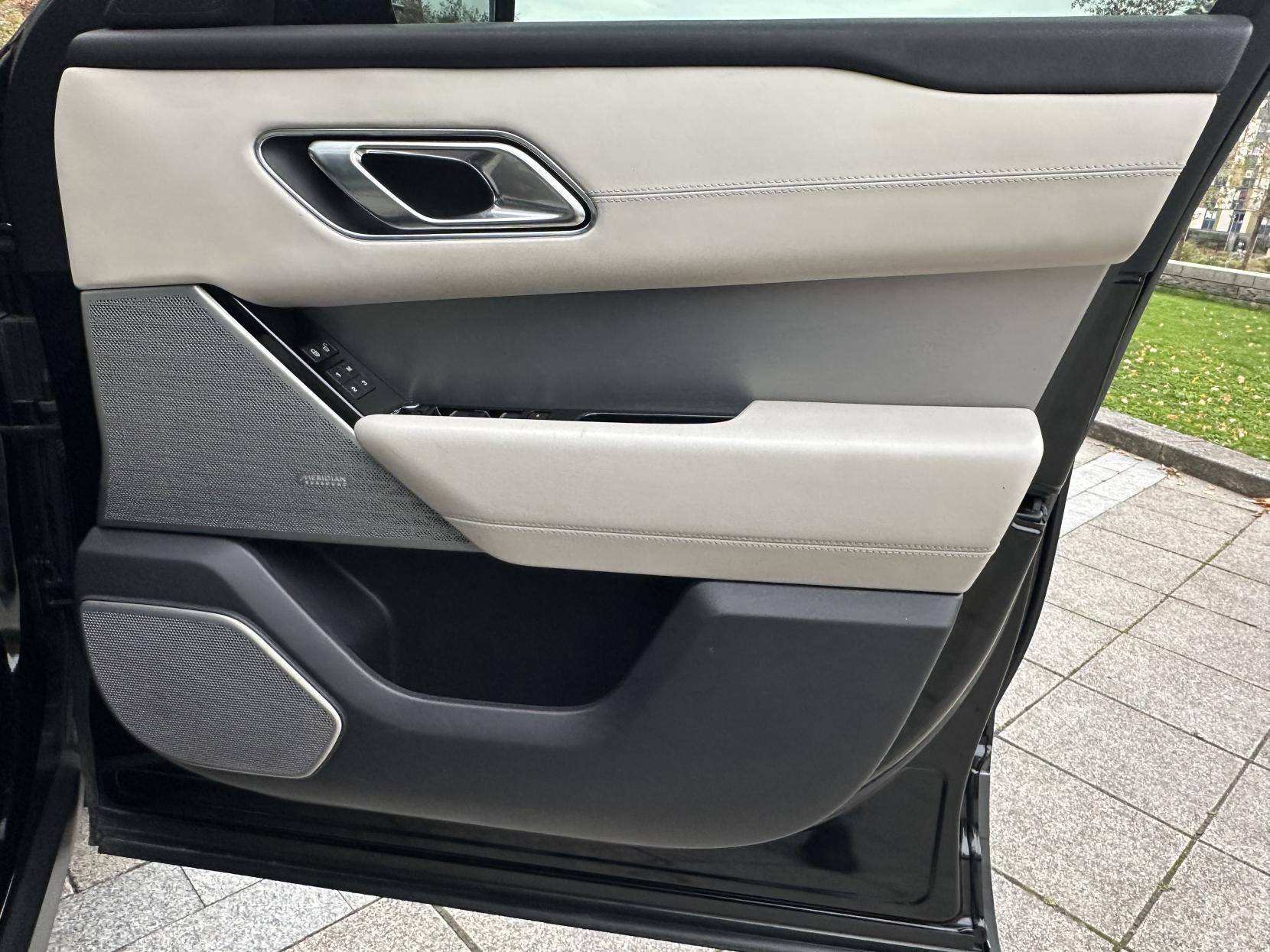 Land Rover Range Rover Velar 2.0 D240 R-Dynamic HSE SUV 5dr Diesel Auto 4WD Euro 6 (s/s) (240 ps)