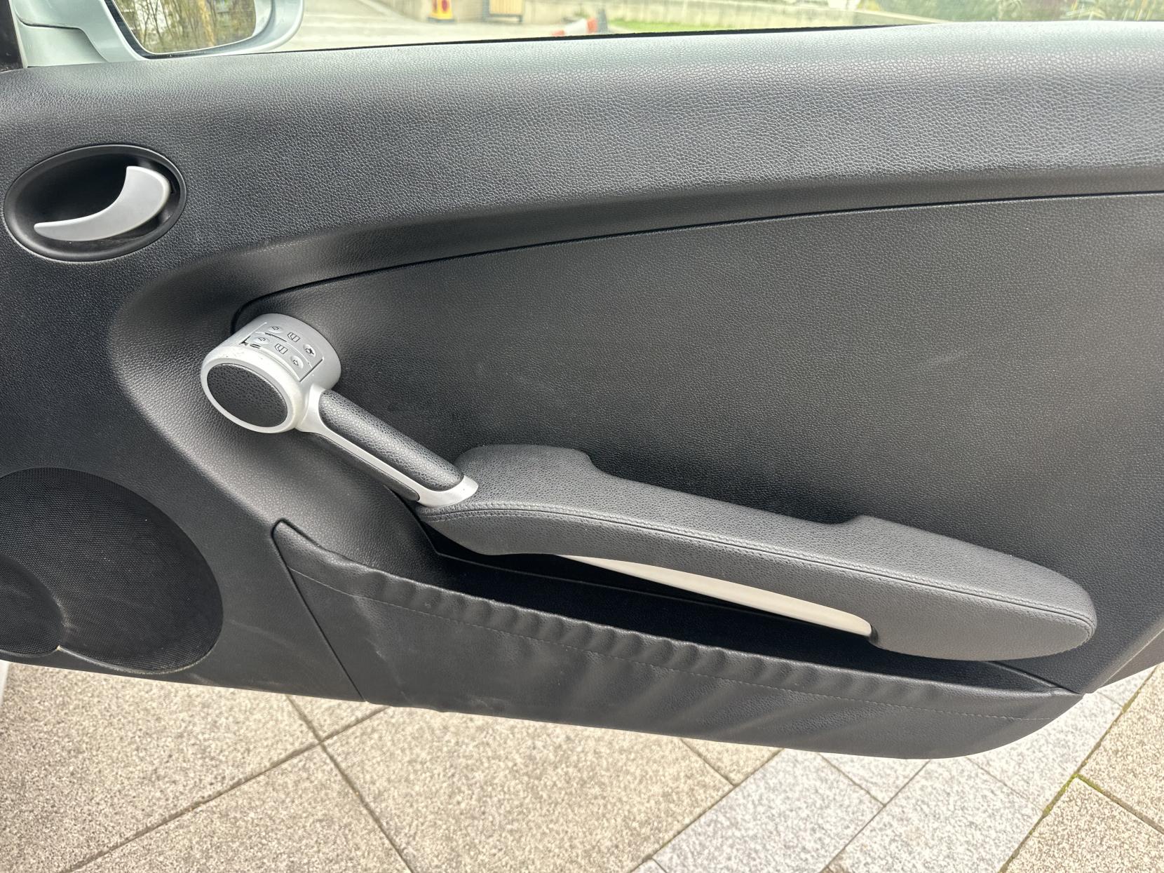 Mercedes-Benz SLK 1.8 SLK200 Kompressor Convertible 2dr Petrol Automatic (211 g/km, 163 bhp)