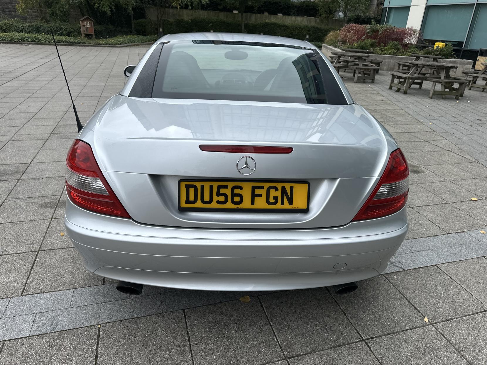 Mercedes-Benz SLK 1.8 SLK200 Kompressor Convertible 2dr Petrol Automatic (211 g/km, 163 bhp)