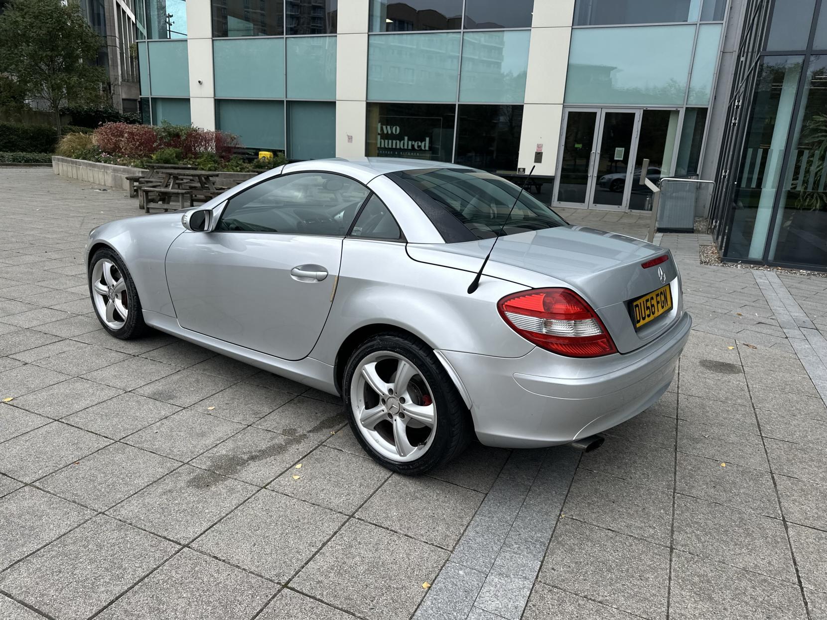 Mercedes-Benz SLK 1.8 SLK200 Kompressor Convertible 2dr Petrol Automatic (211 g/km, 163 bhp)