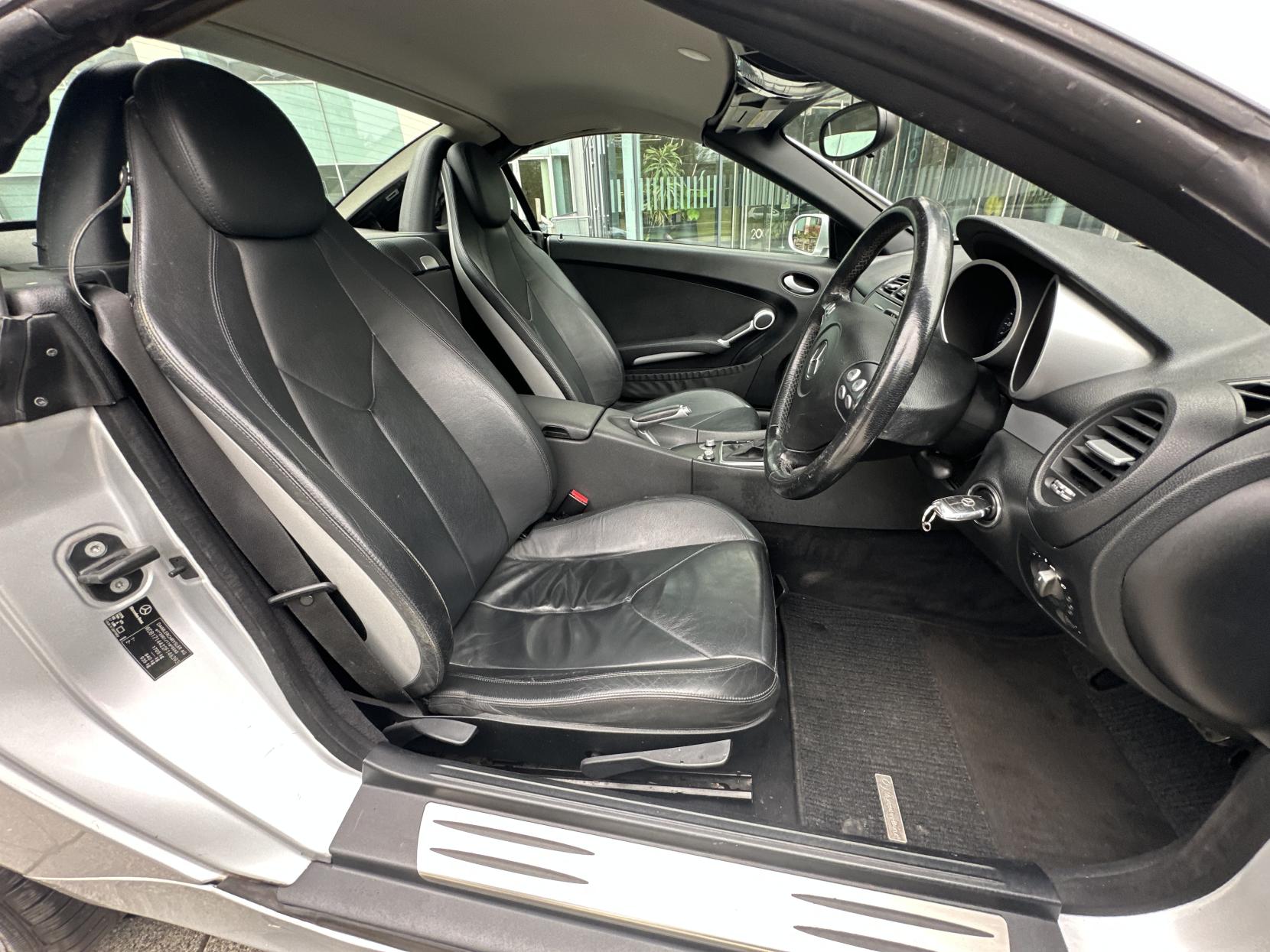 Mercedes-Benz SLK 1.8 SLK200 Kompressor Convertible 2dr Petrol Automatic (211 g/km, 163 bhp)