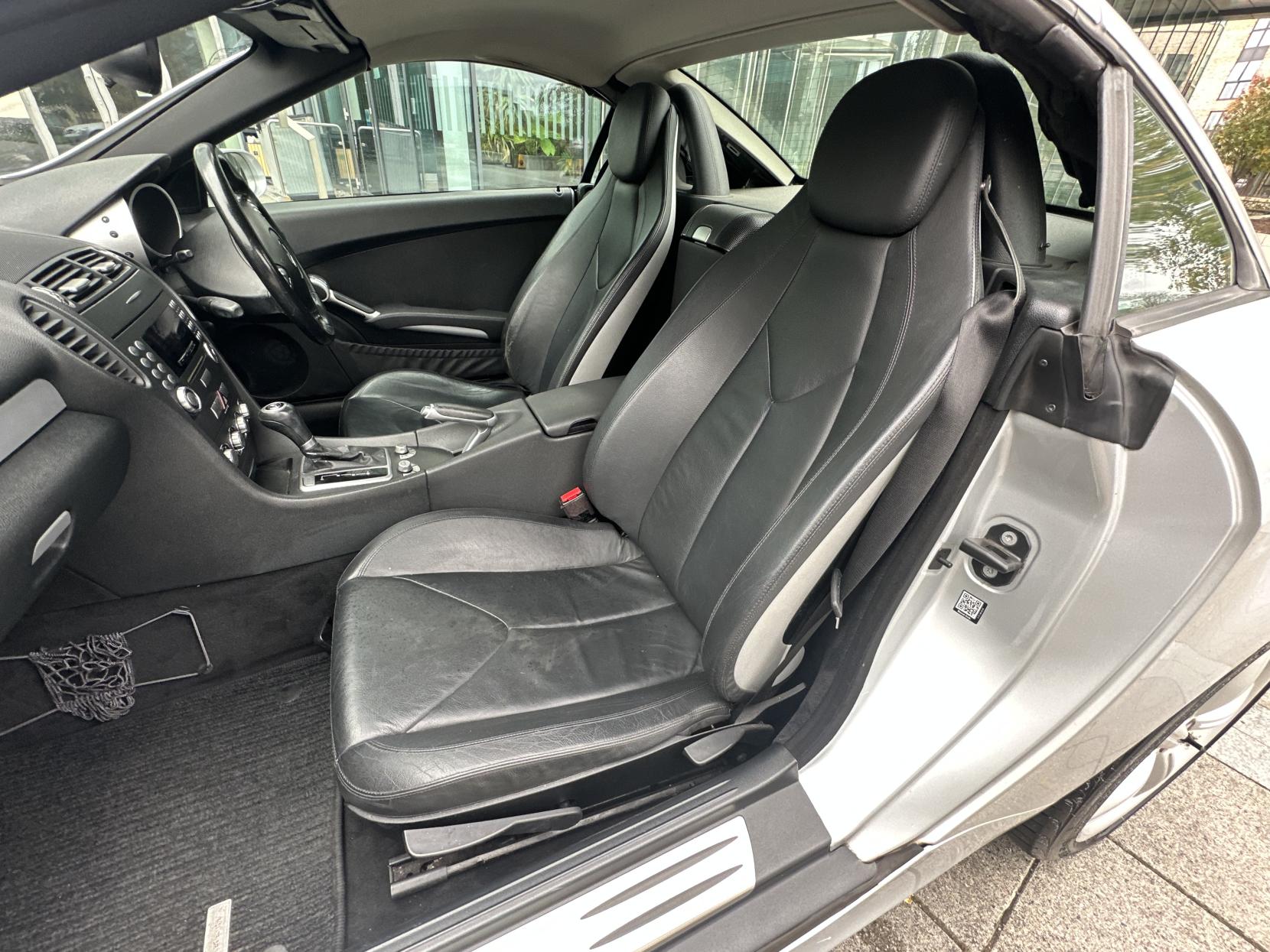 Mercedes-Benz SLK 1.8 SLK200 Kompressor Convertible 2dr Petrol Automatic (211 g/km, 163 bhp)