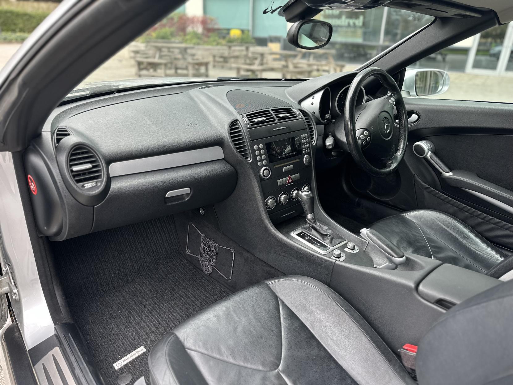 Mercedes-Benz SLK 1.8 SLK200 Kompressor Convertible 2dr Petrol Automatic (211 g/km, 163 bhp)